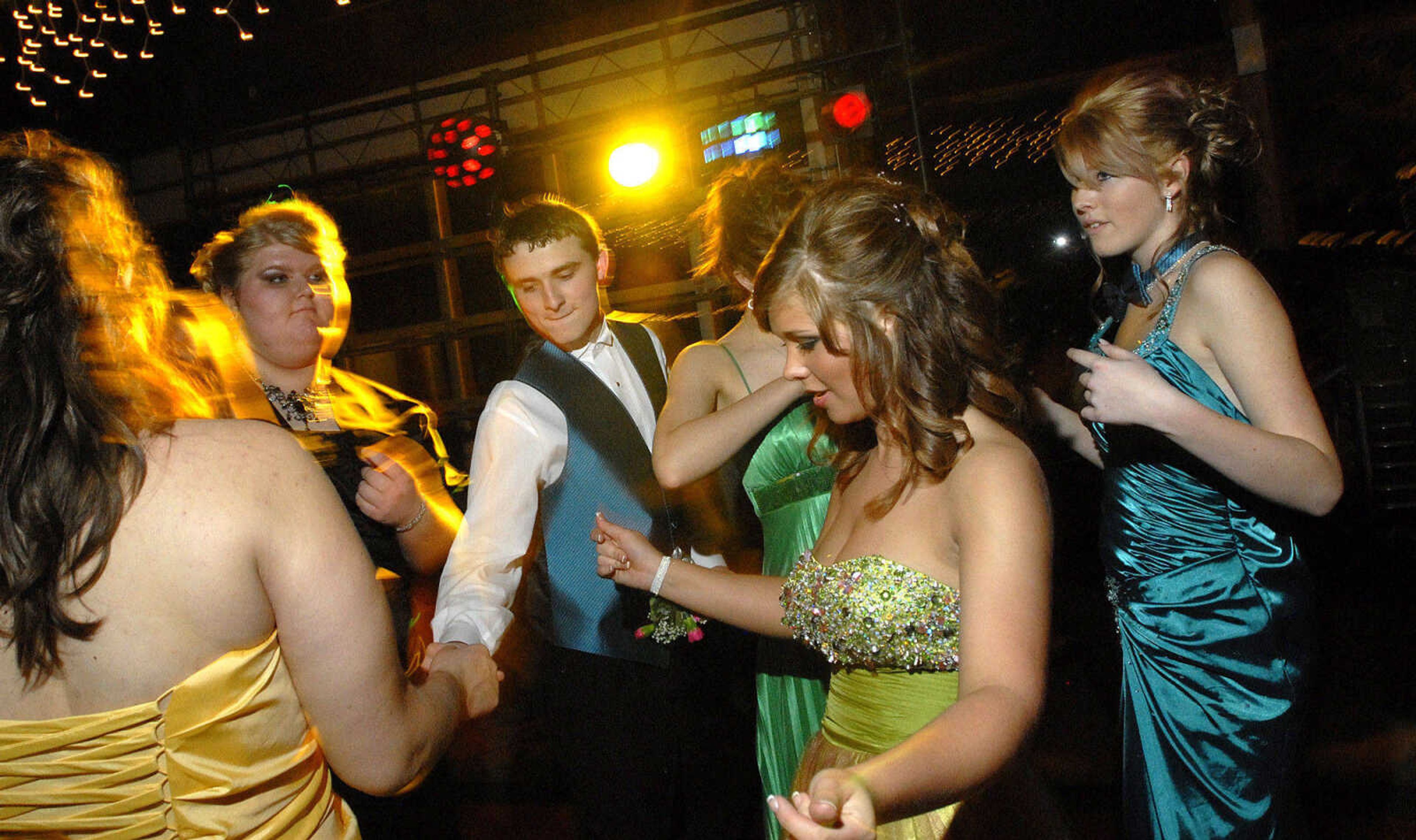 LAURA SIMON~lsimon@semissourian.com
Meadow Heights' prom "A Night to Remember" was held Saturday, April 30, 2011 at Deerfield Lodge.