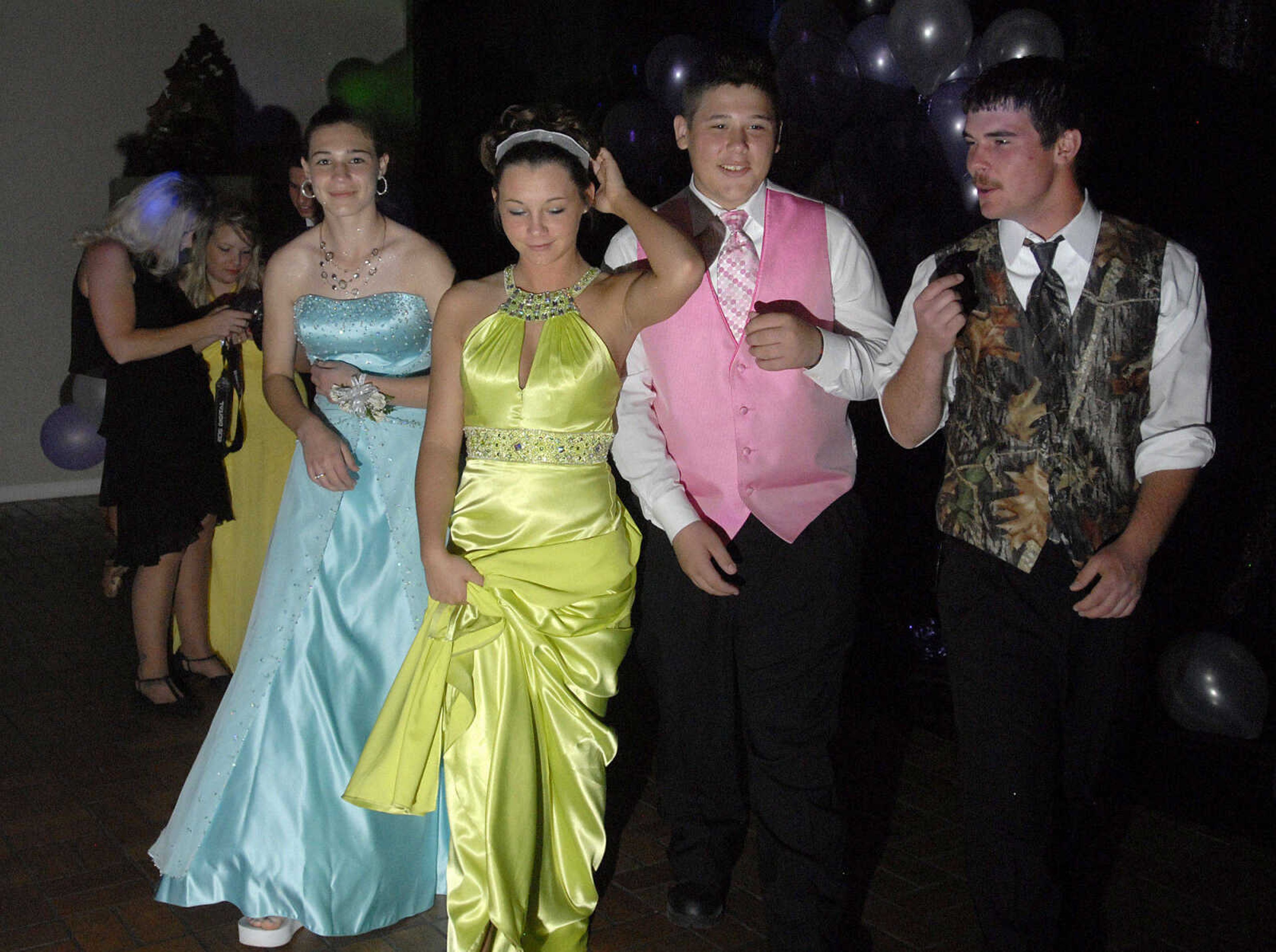 LAURA SIMON~lsimon@semissourian.com
Woodland High School Prom "A Night to Remember" at Dockside the Upper Deck in Cape Girardeau Saturday, April 10, 2010.