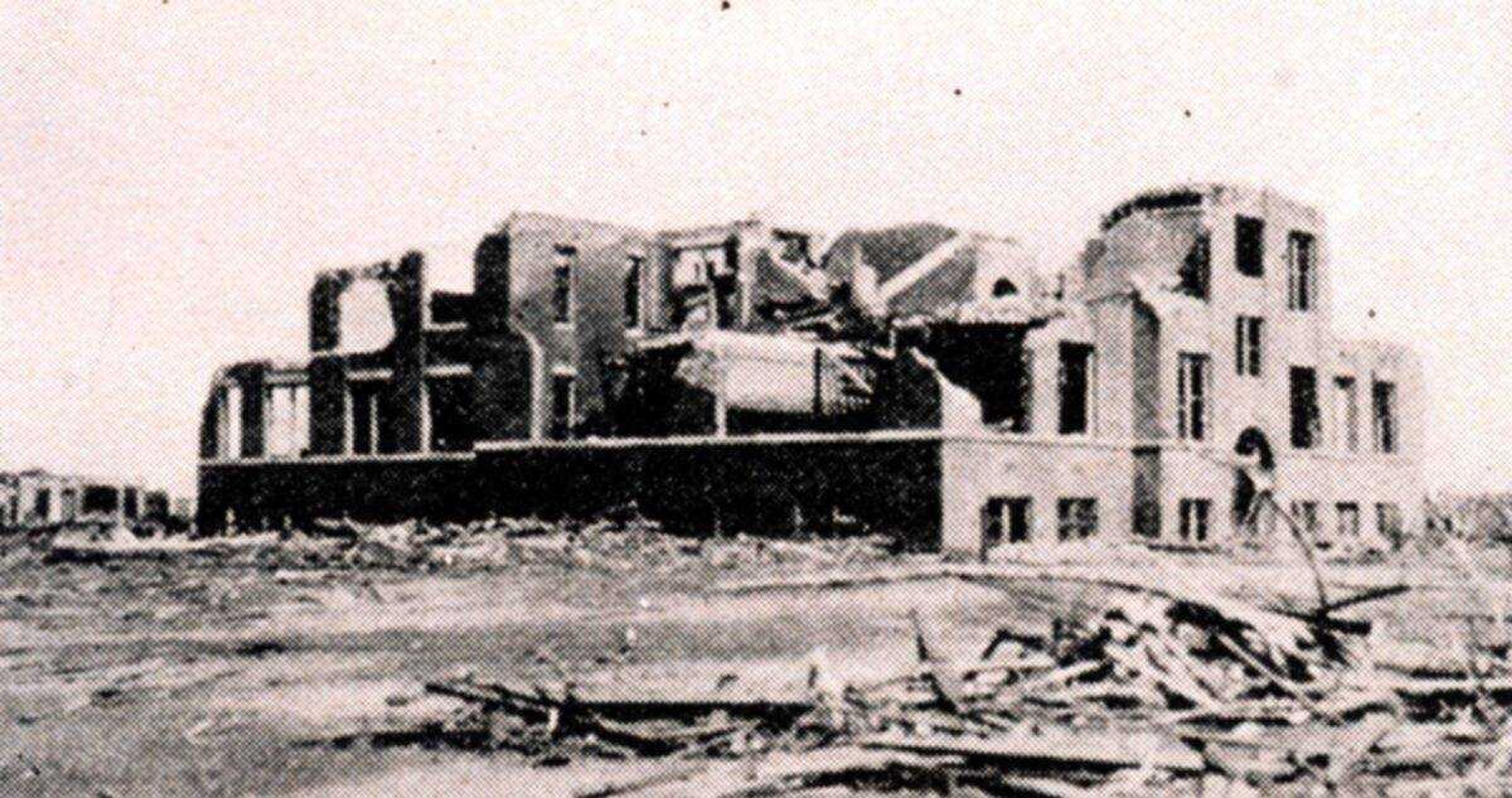 Ruins of the Longfellow School in Murphysboro, Illinois, where several children died during the Tri-State Tornado. The storm hit the school about 2:30 p.m. March 18, 1925. (Wikimedia Commons)