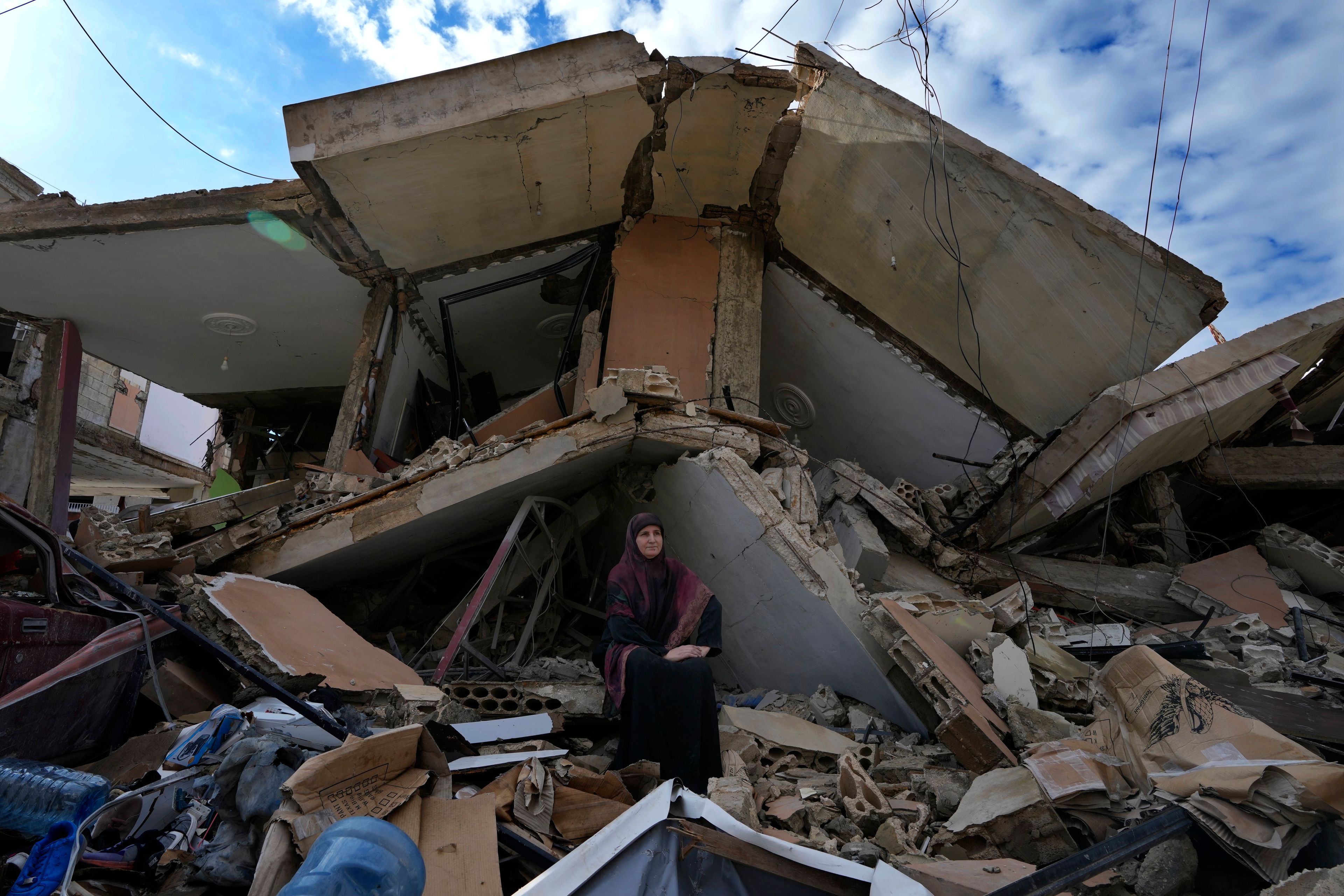 Displaced families in Lebanon who return home are faced with piles of rubble