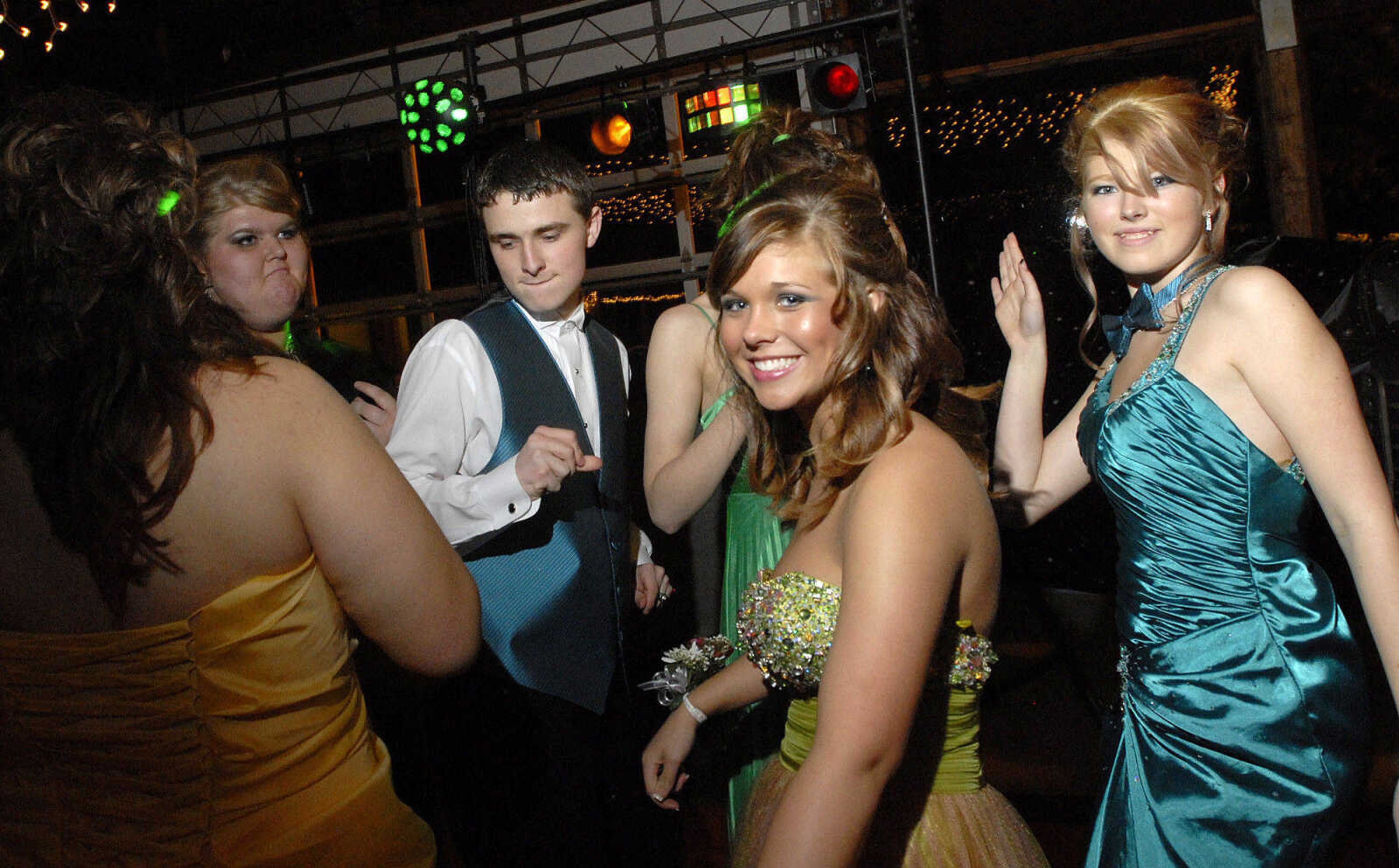 LAURA SIMON~lsimon@semissourian.com
Meadow Heights' prom "A Night to Remember" was held Saturday, April 30, 2011 at Deerfield Lodge.