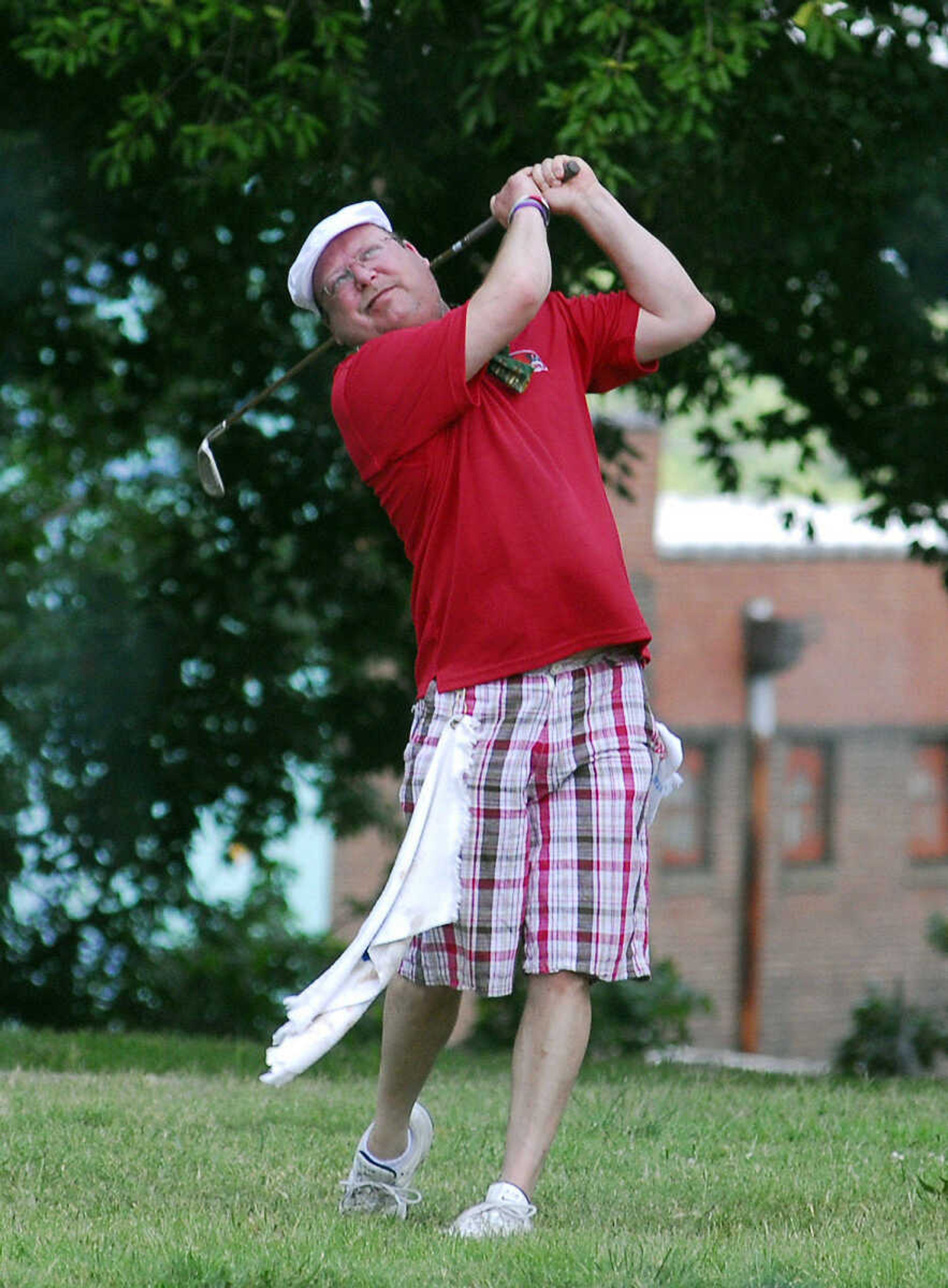 LAURA SIMON~lsimon@semissourian.com
Todd Roth drives his BirdieBall towards the fountain behind the Common Pleas Courthouse Sunday, June 27, 2010 during the First-Ever Fifth Annual Louis J. Lorimier World Famous Downtown Golf Tournament in Cape Girardeau.