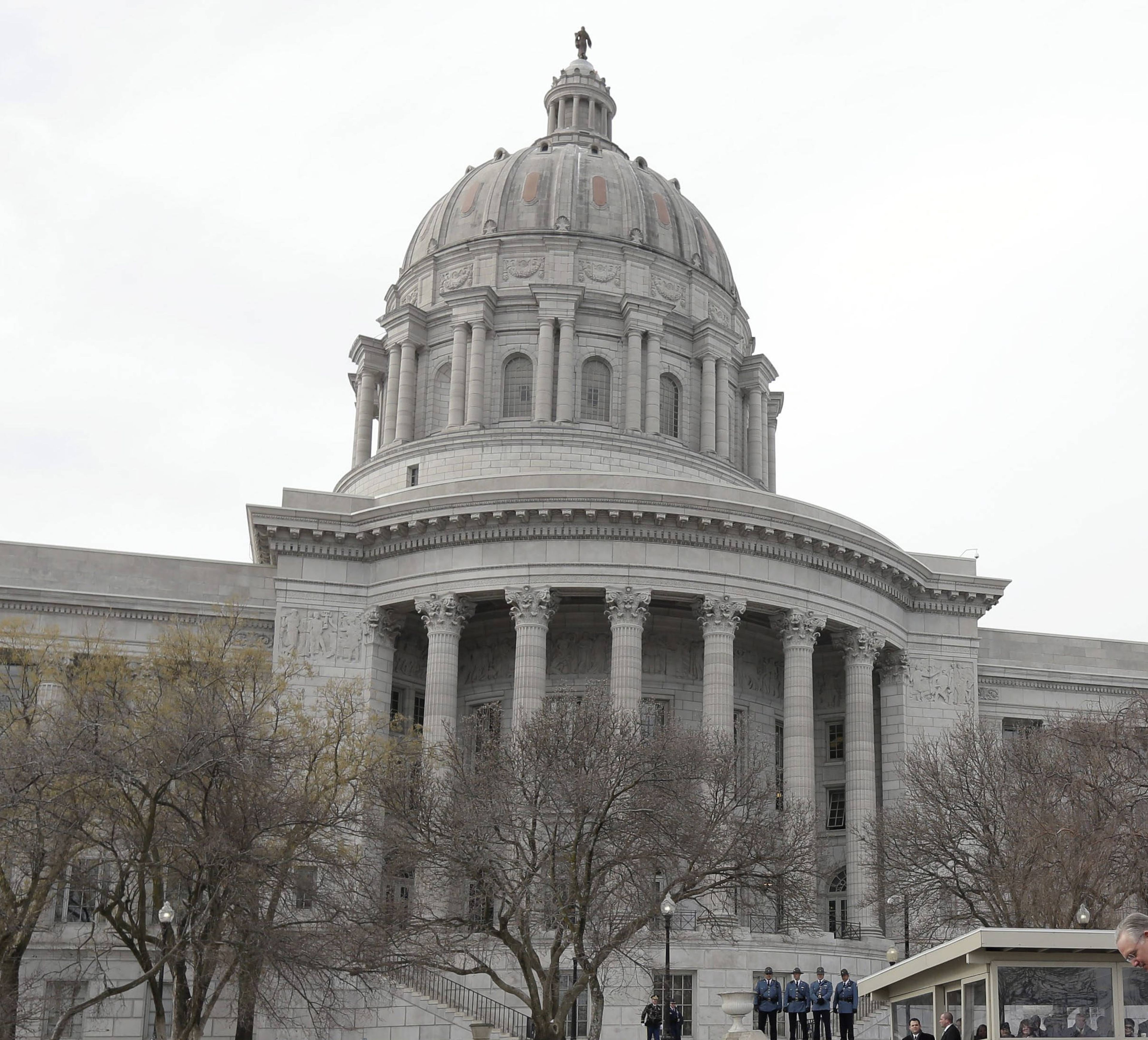 Advocates seek rewrite of Missouri abortion-rights ballot measure language