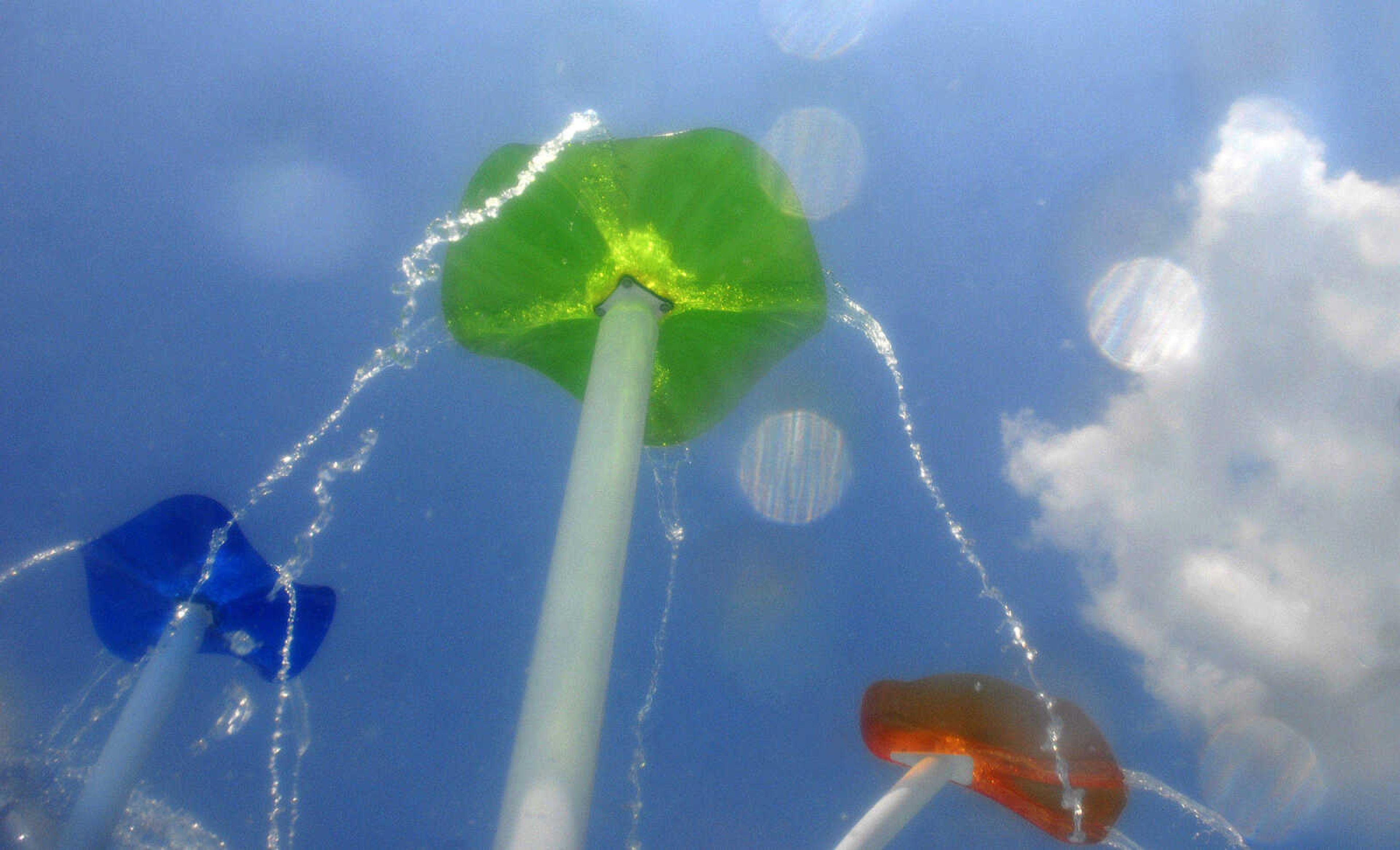 LAURA SIMON~lsimon@semissourian.com
Water pours from fountains in the play pool at Cape Splash Family Aquatic Center.