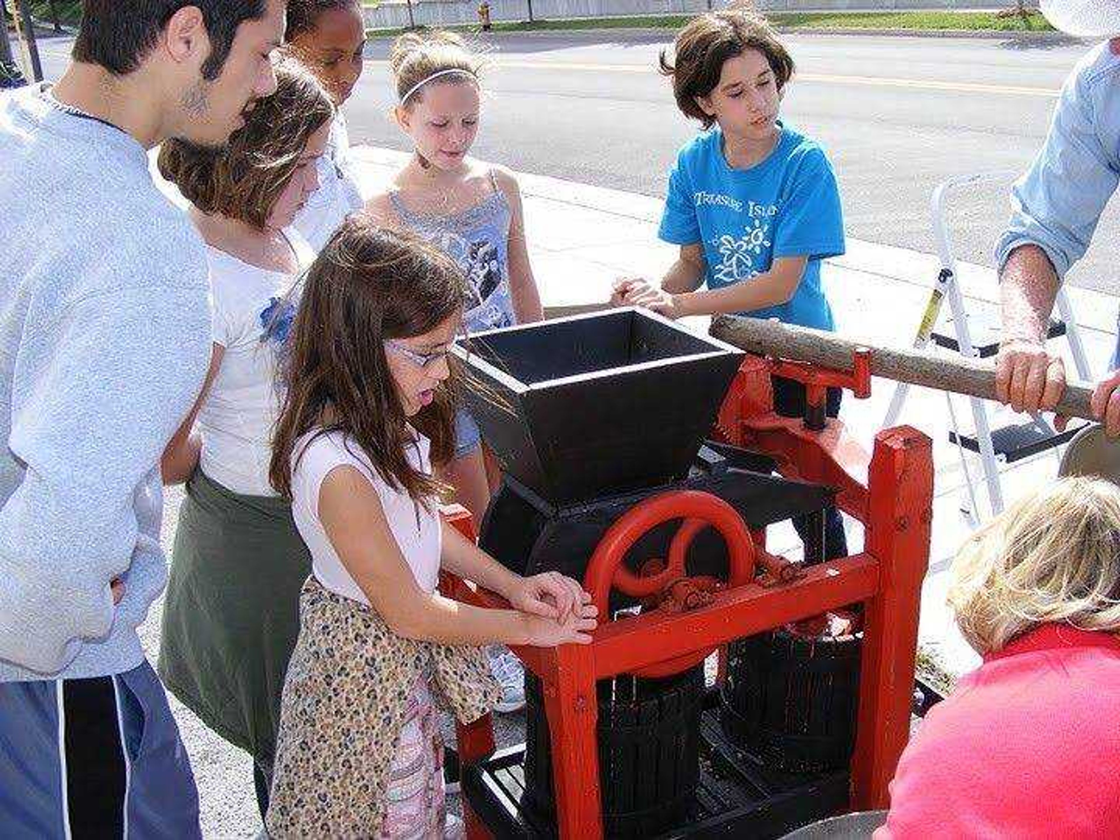 Using an apple press to make cider