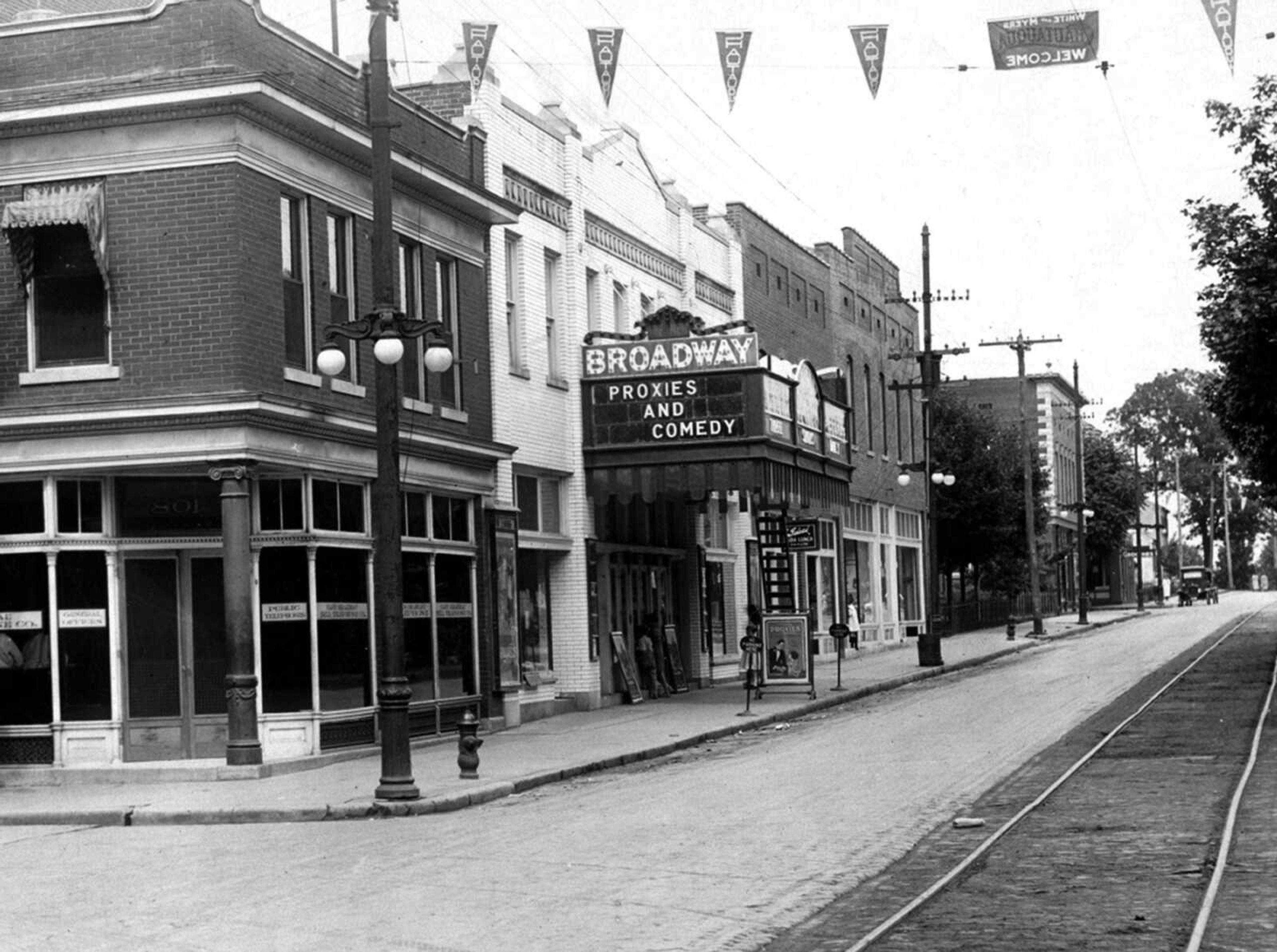 Broadway Theatre 1921.