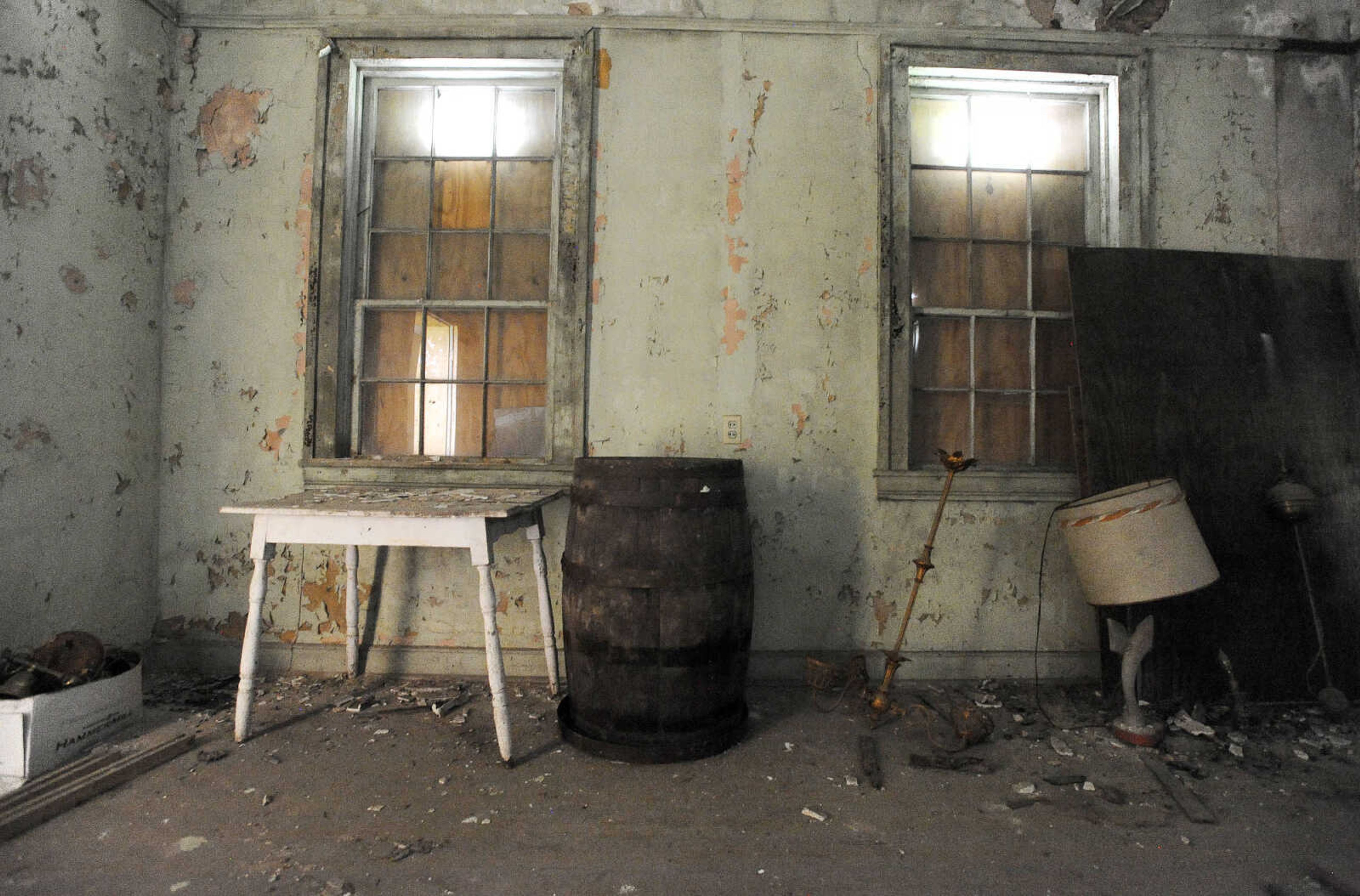 LAURA SIMON ~ lsimon@semissourian.com

The south side, front room of the historic Reynolds House is seen on Monday afternoon, May 2, 2016. The Cape Girardeau house, which stands at 623 N. Main Street, was built in 1857.