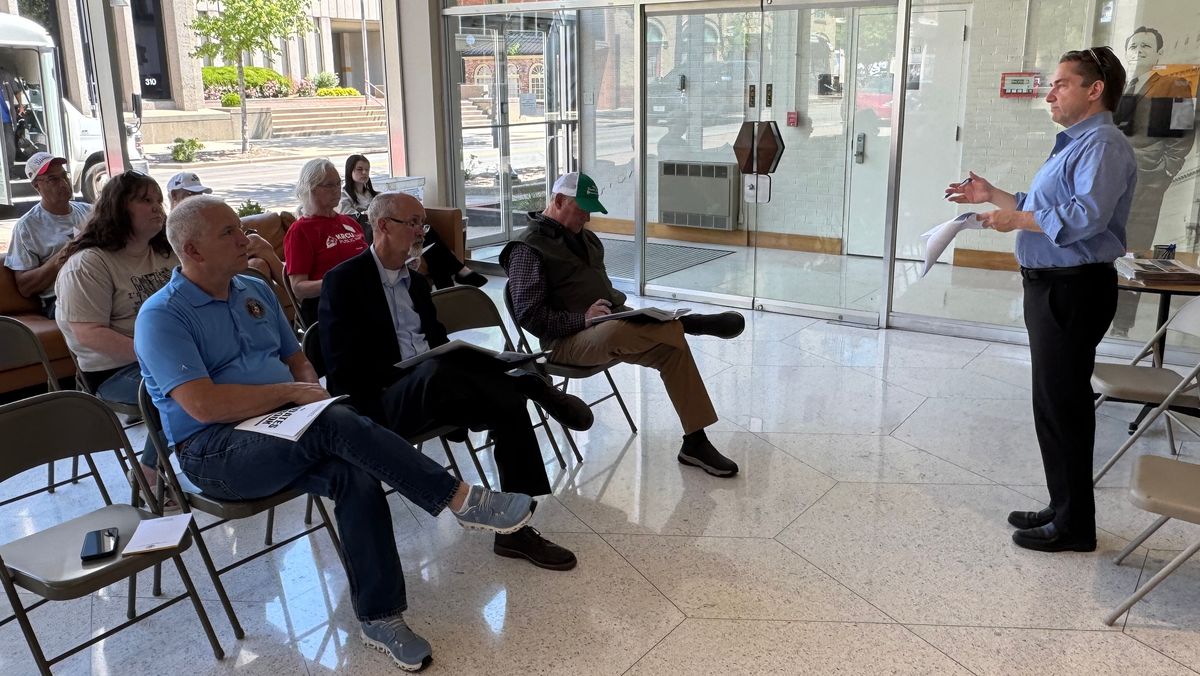 Southeast Missourian holds political candidate briefing to share coverage plans, marketing opportunities