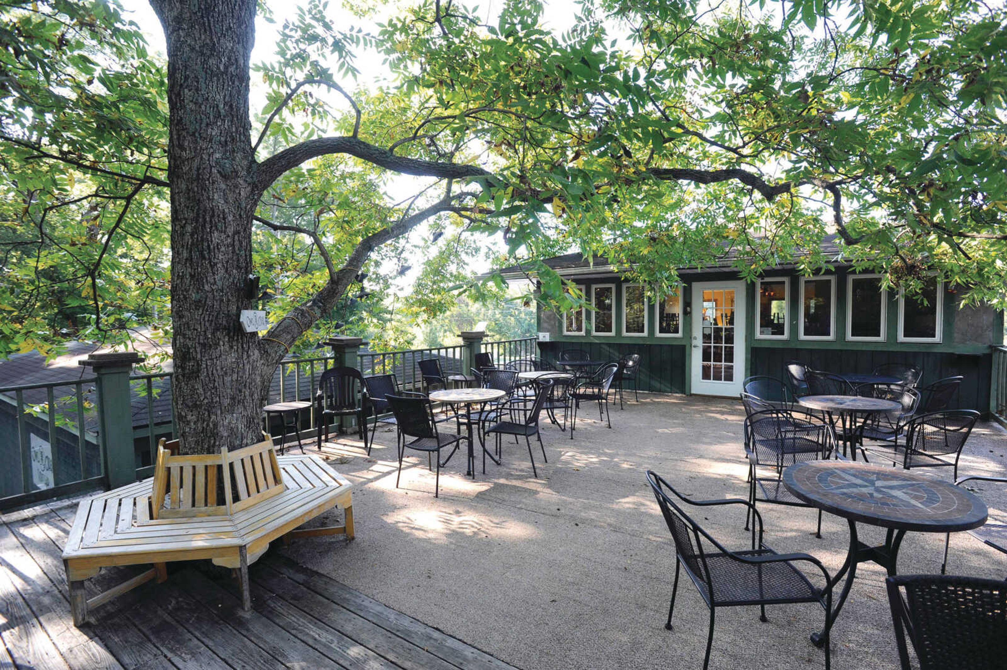 Headline Bold:A wine-tasting room is a feature of Owl Creek Vineyard.