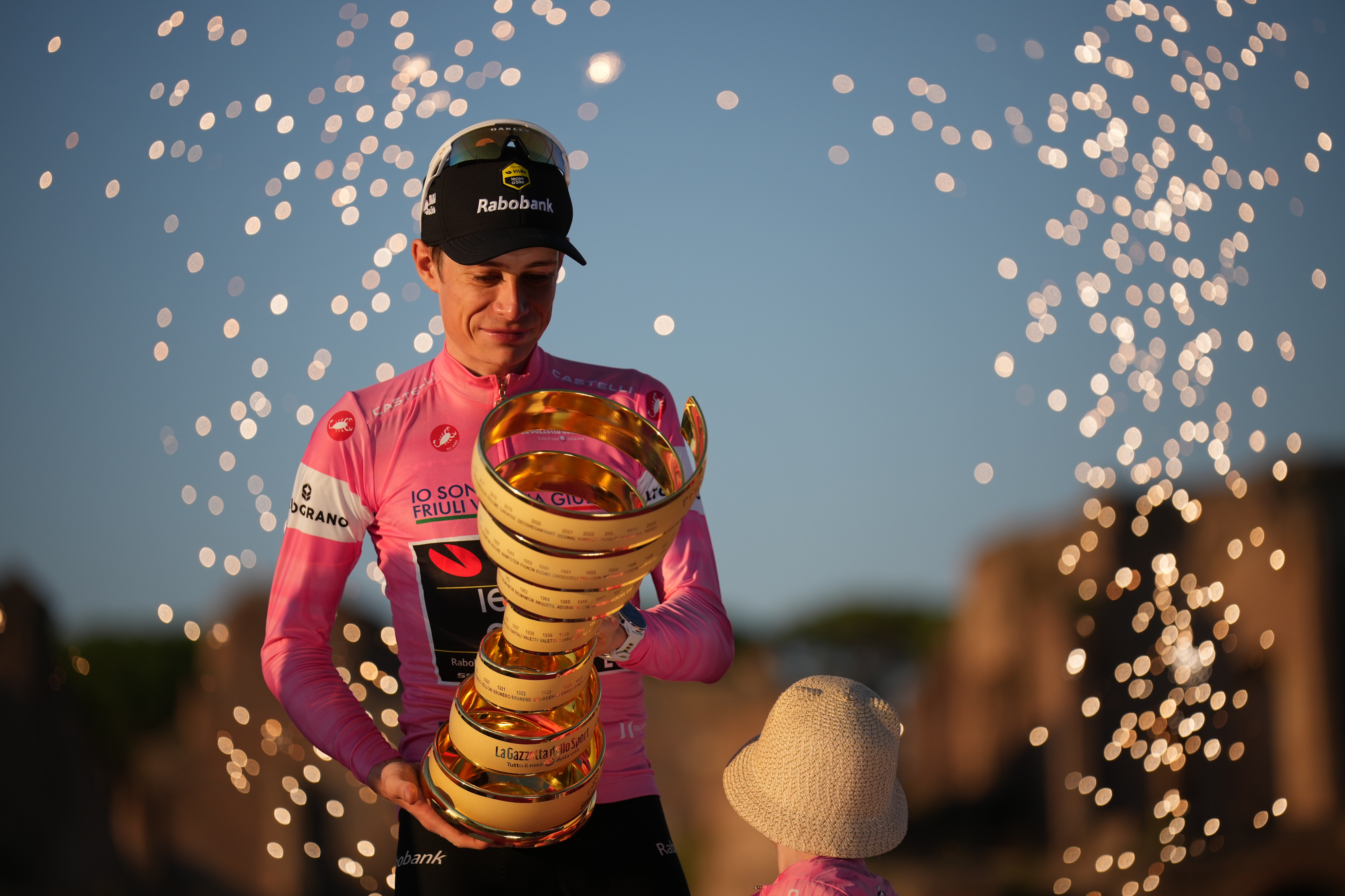 Jonas Vingegaard wins Giro d'Italia to become the eighth mal