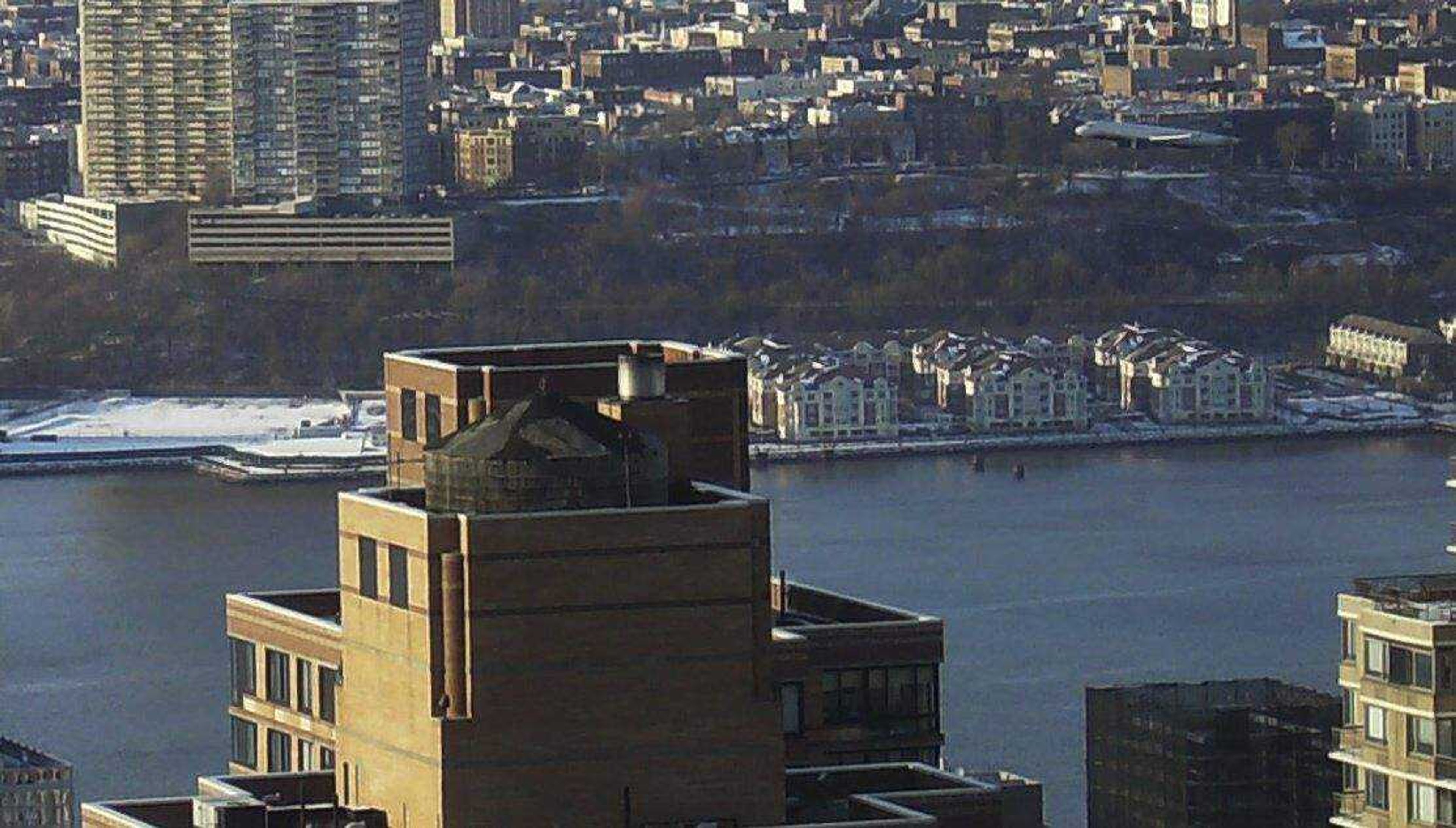 US Airways Flight 1549 descends on its way to an emergency ditching in the Hudson River, New York, Thursday Jan. 15, 2009. The Airbus A320 bound for Charlotte, N.C., struck a flock of birds just after takeoff minutes earlier at LaGuardia Airport, apparently disabling the engines. The pilot maneuvered the crippled jetliner over New York City and ditched it in the frigid Hudson River, and all 155 on board were pulled to safety as the plane slowly sank. (AP Photo/Trela Media)