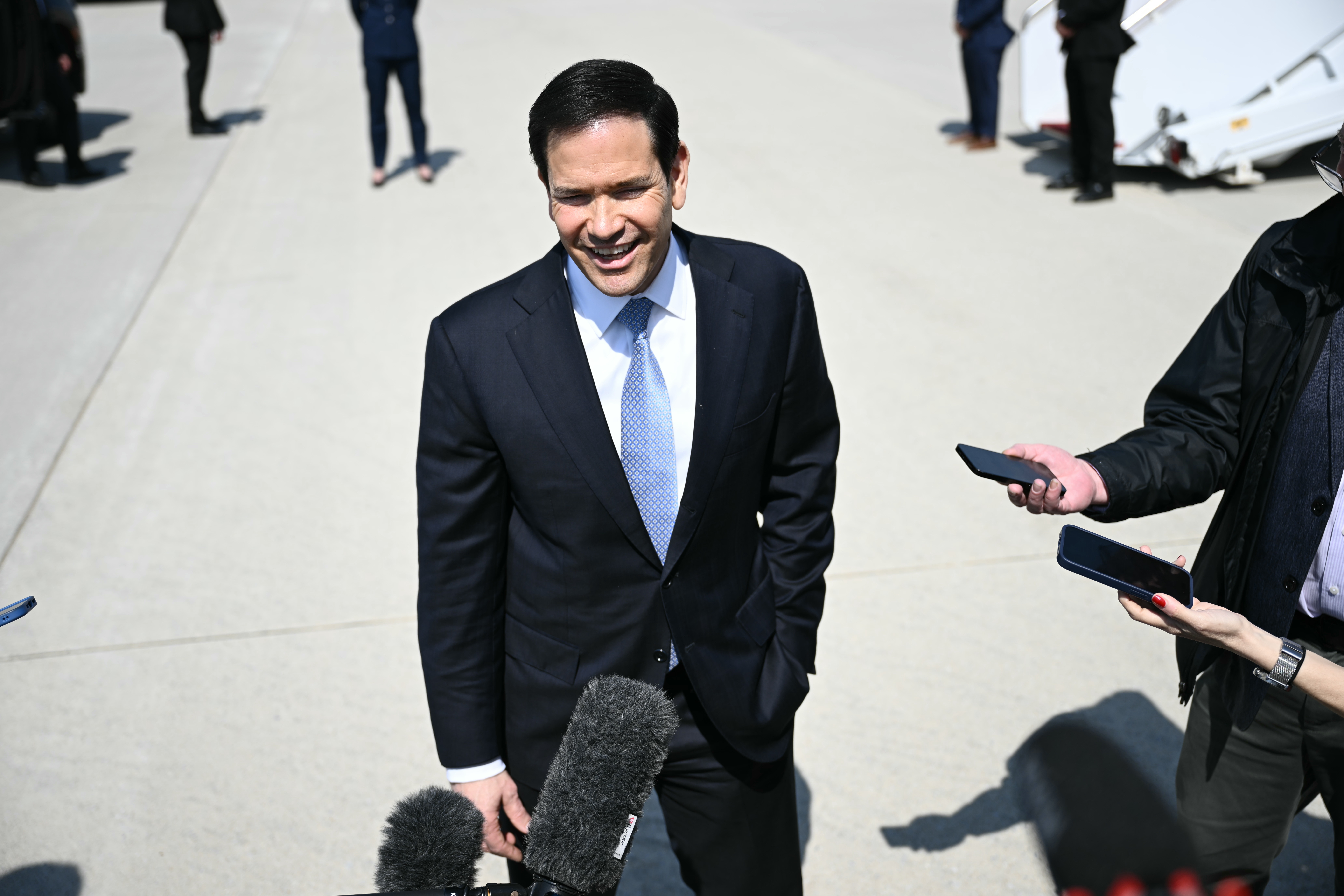 Marco Rubio Urges G7 Allies to Reopen Strait of Hormuz Amid Iran War Crisis: Full Details from France Meeting 5 Rubio will try to sell Iran war to skeptical G7 diplomats after Trump ...