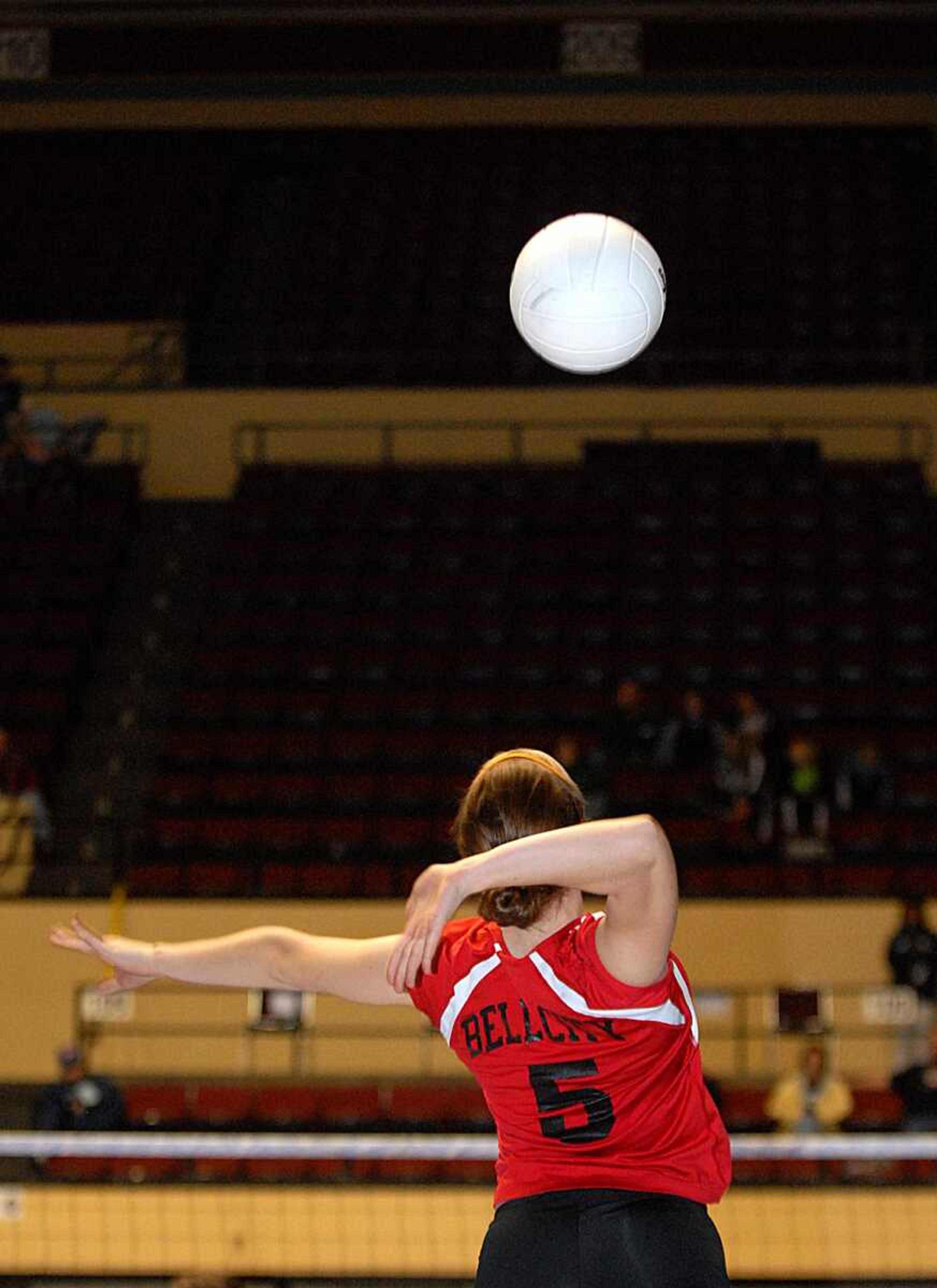 AARON EISENHAUER ~ aeisenhauer@semissourian.com
Bell City's Trisha Slagley serves the ball.