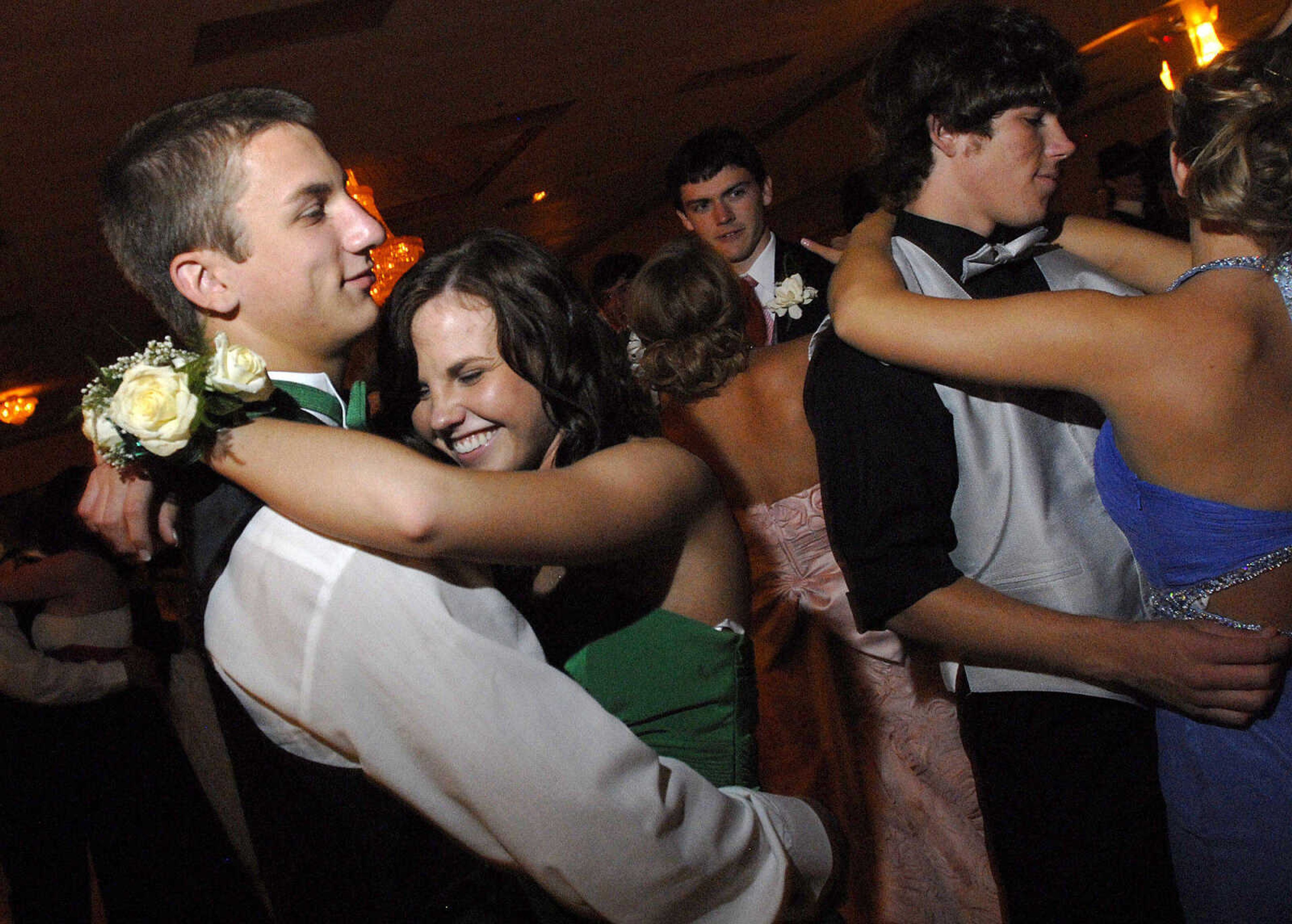 LAURA SIMON~lsimon@semissourian.com
Cape Central High School "Arabian Nights" Prom May 1, 2010.