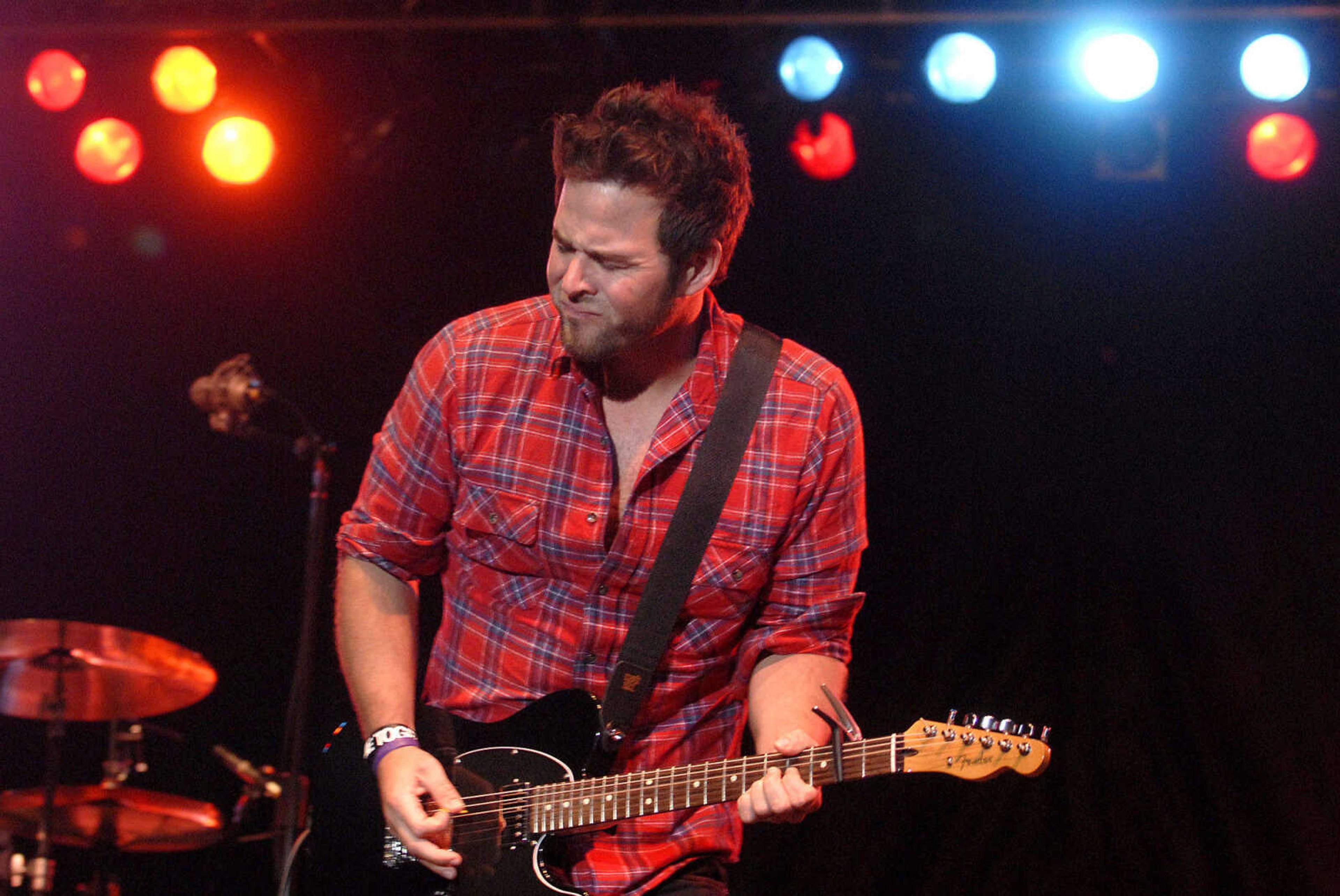 LAURA SIMON ~ lsimon@semissourian.com
Country music singer and Kennett, Mo. native David Nail performs in the grandstand Saturday, September 17, 2011 during the final day of the SEMO District Fair at Arena Park in Cape Girardeau.