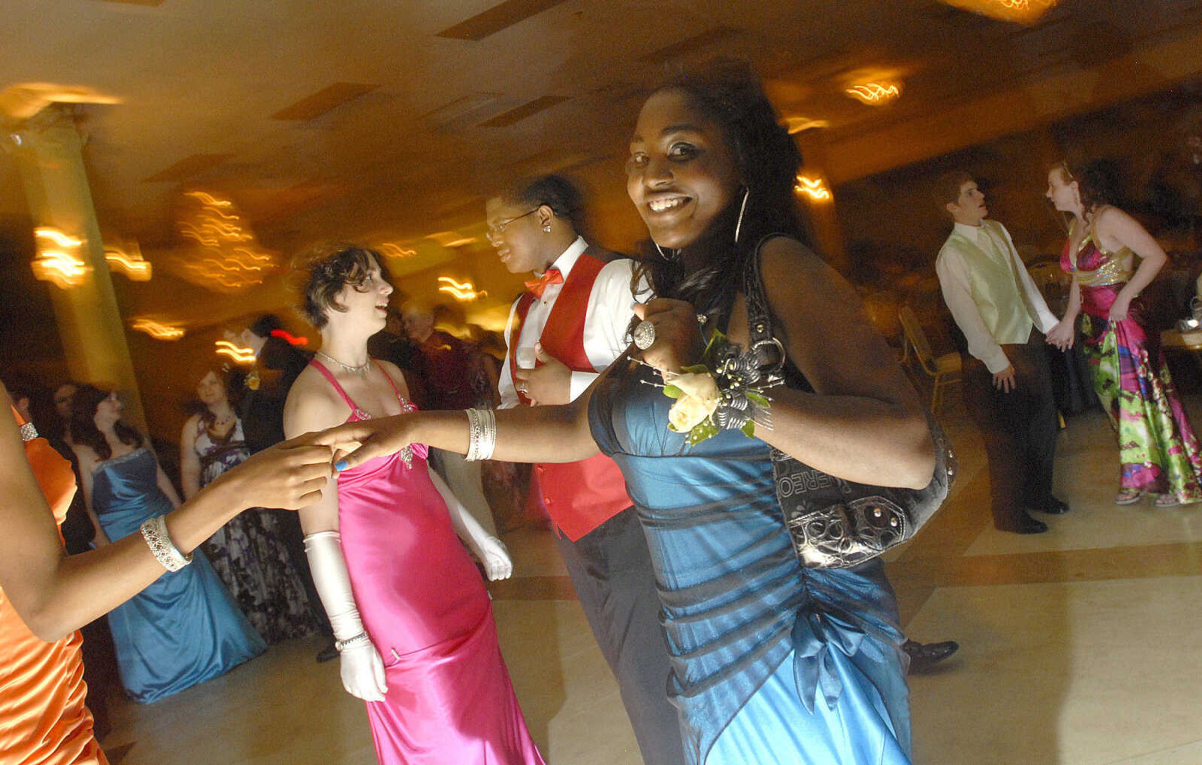 LAURA SIMON~lsimon@semissourian.com
Cape Central High School "Arabian Nights" Prom May 1, 2010.