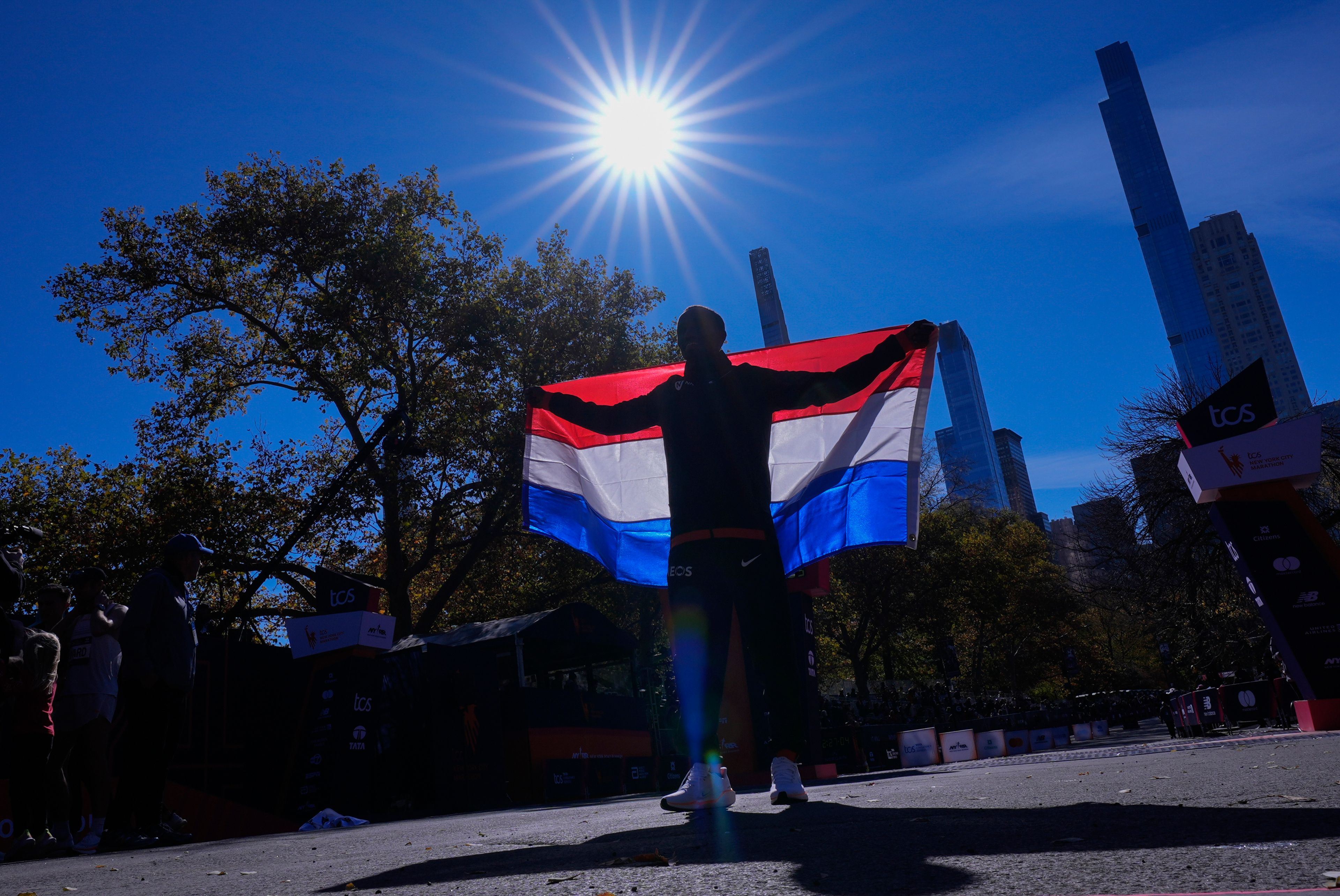 Abdi Nageeye, of the Netherlands, poses after winning the men's division of the New York City Marathon, Sunday, Nov. 3, 2024, in New York. (AP Photo/Frank Franklin II)