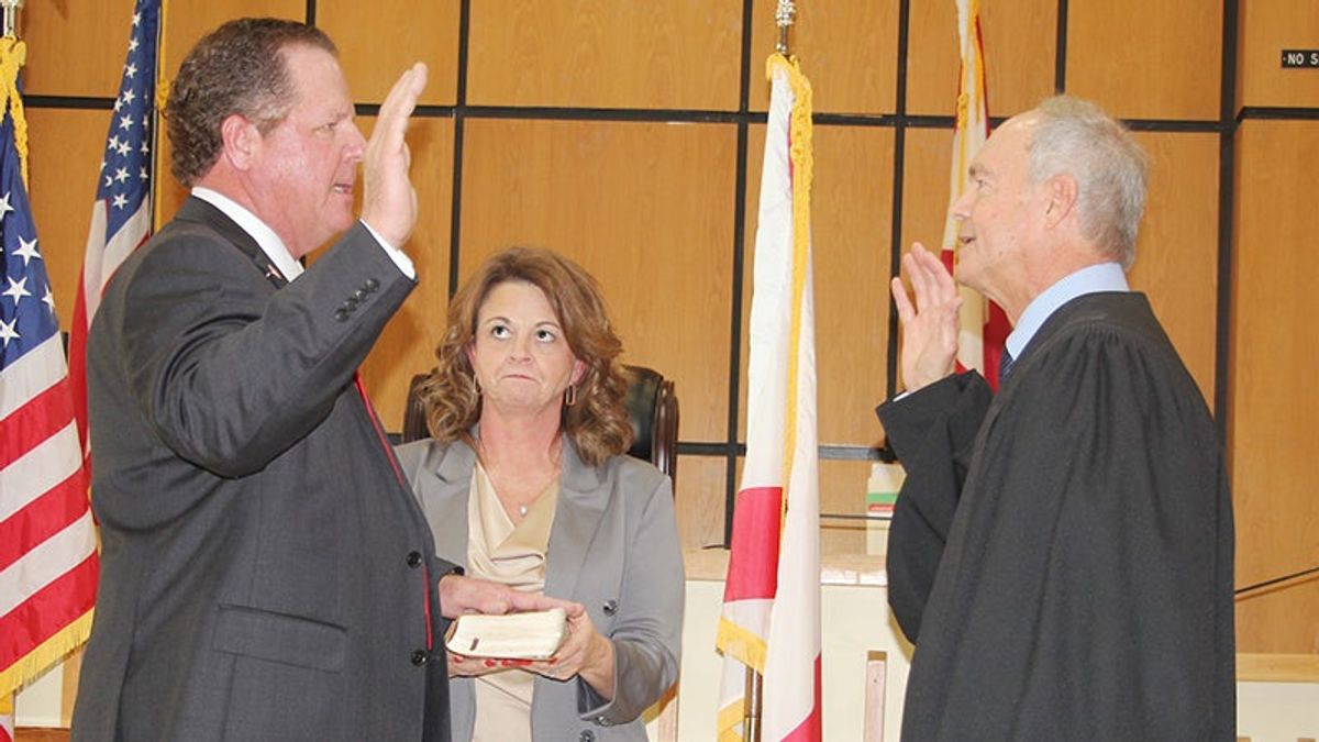 Hammett sworn in as new District 92 State Representative