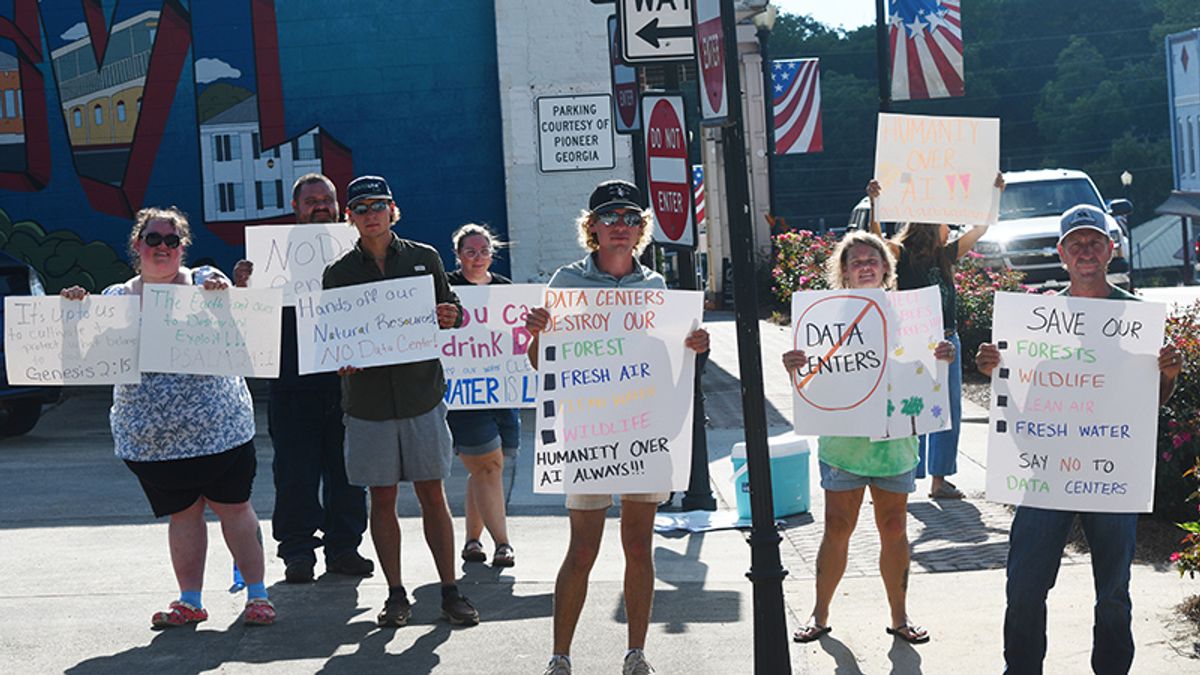 Hogansville residents bring opposition against data centers