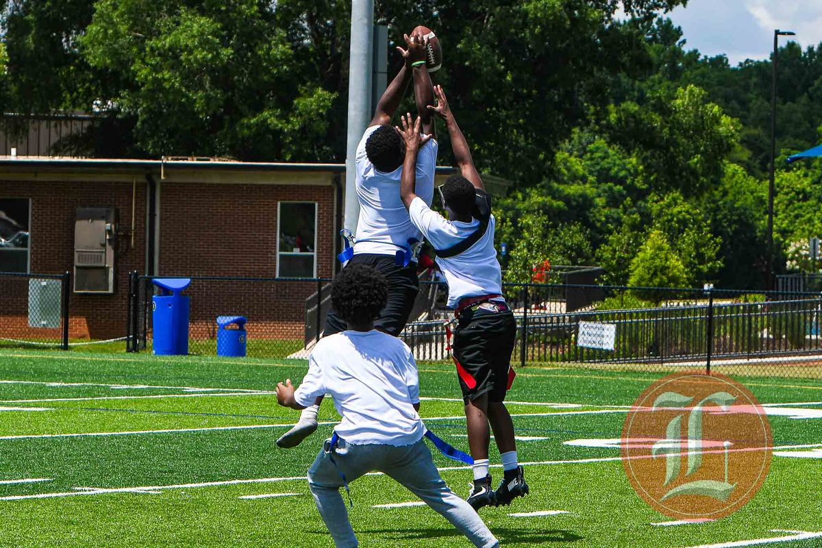 Former NFL Player Walt Harris hosts annual Huddle27 ...