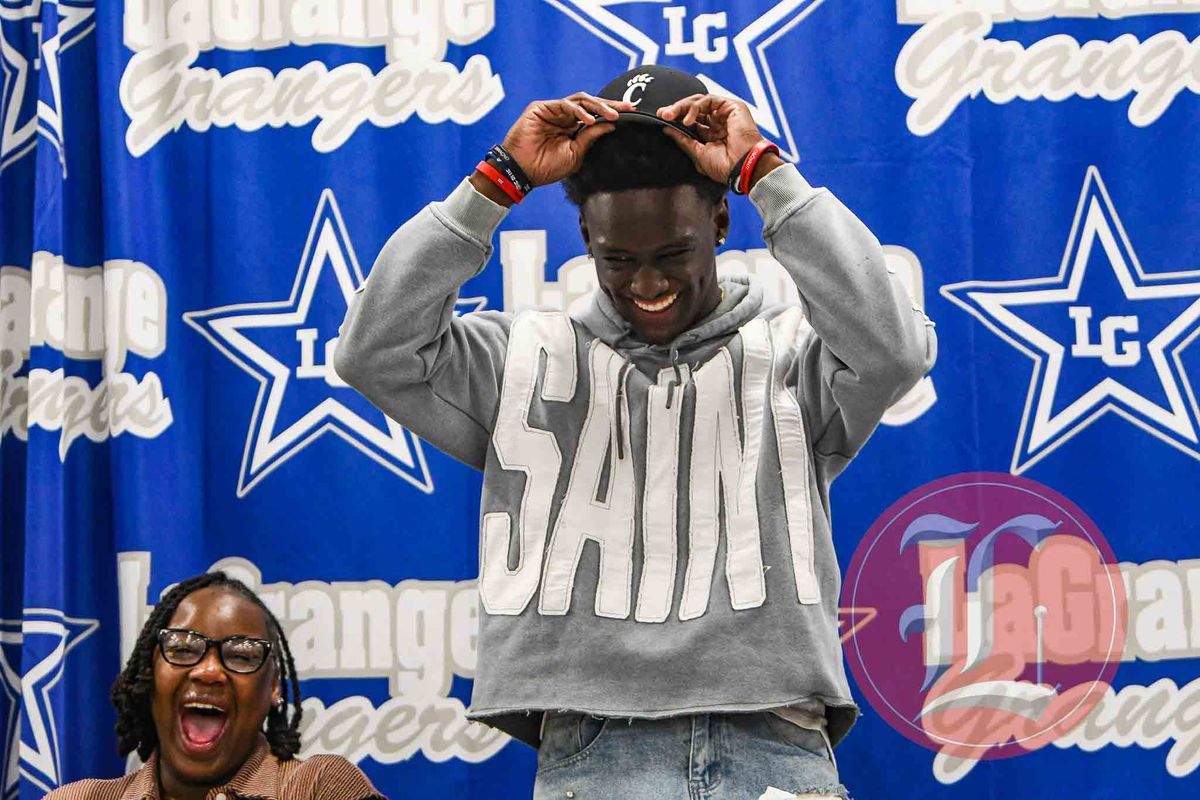 Zy Huzzie commits to playing football at Cincinatti