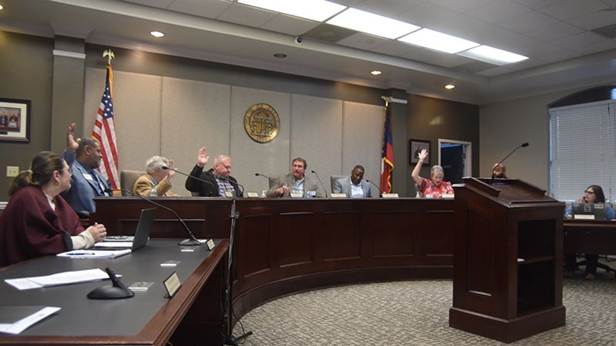Council approves annexation and rezoning in split vote