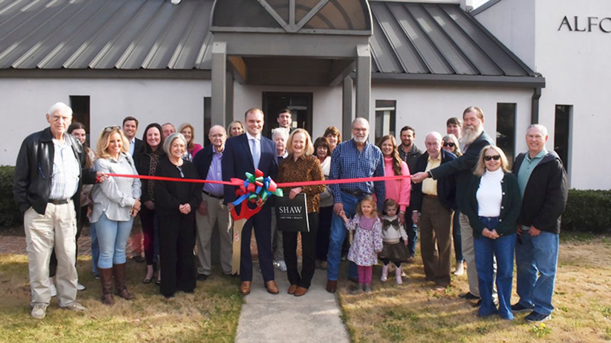 Chamber cuts ribbon on Shaw Law Firm & Realty