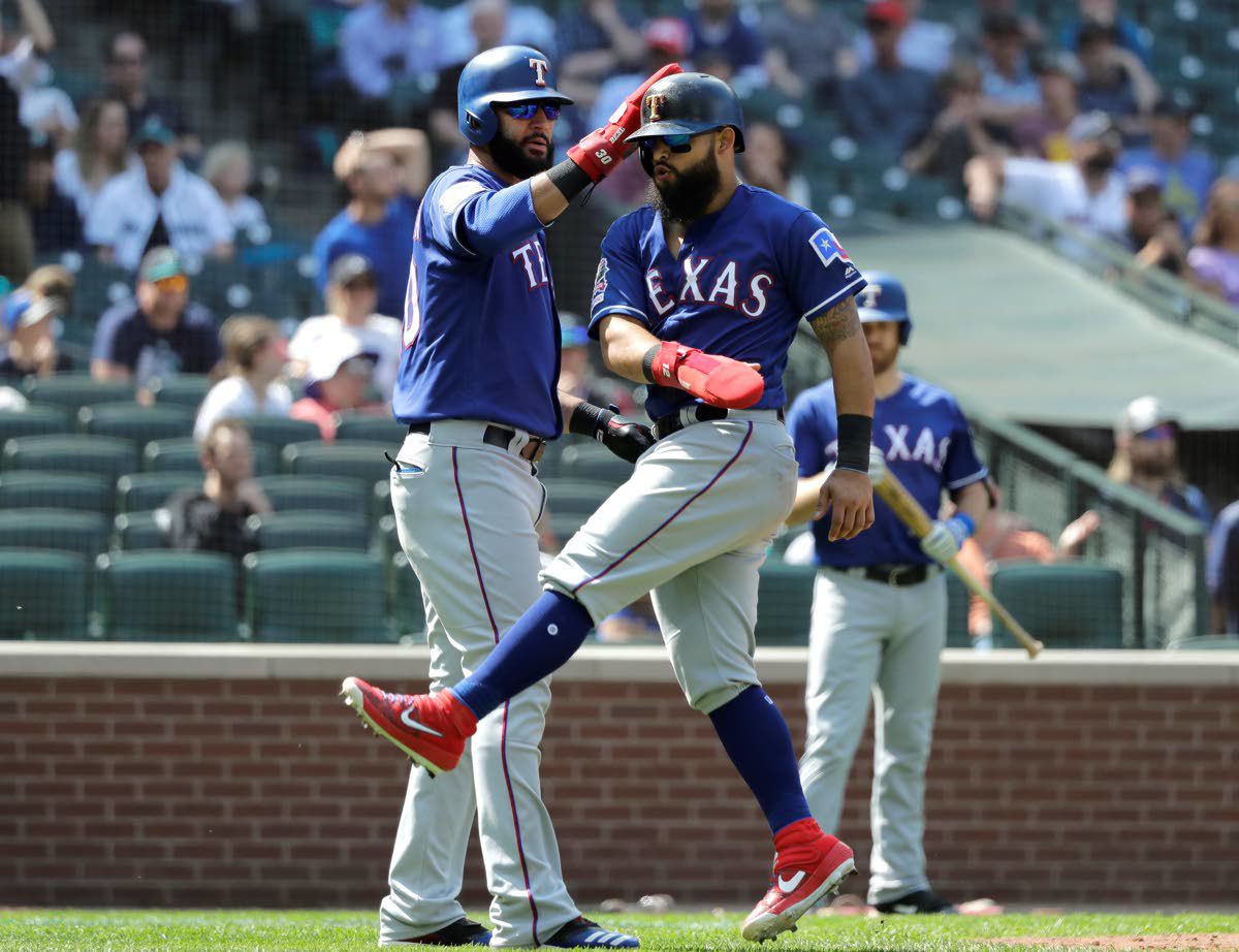 Rangers take advantage of Mariners miscues, rally to win 87