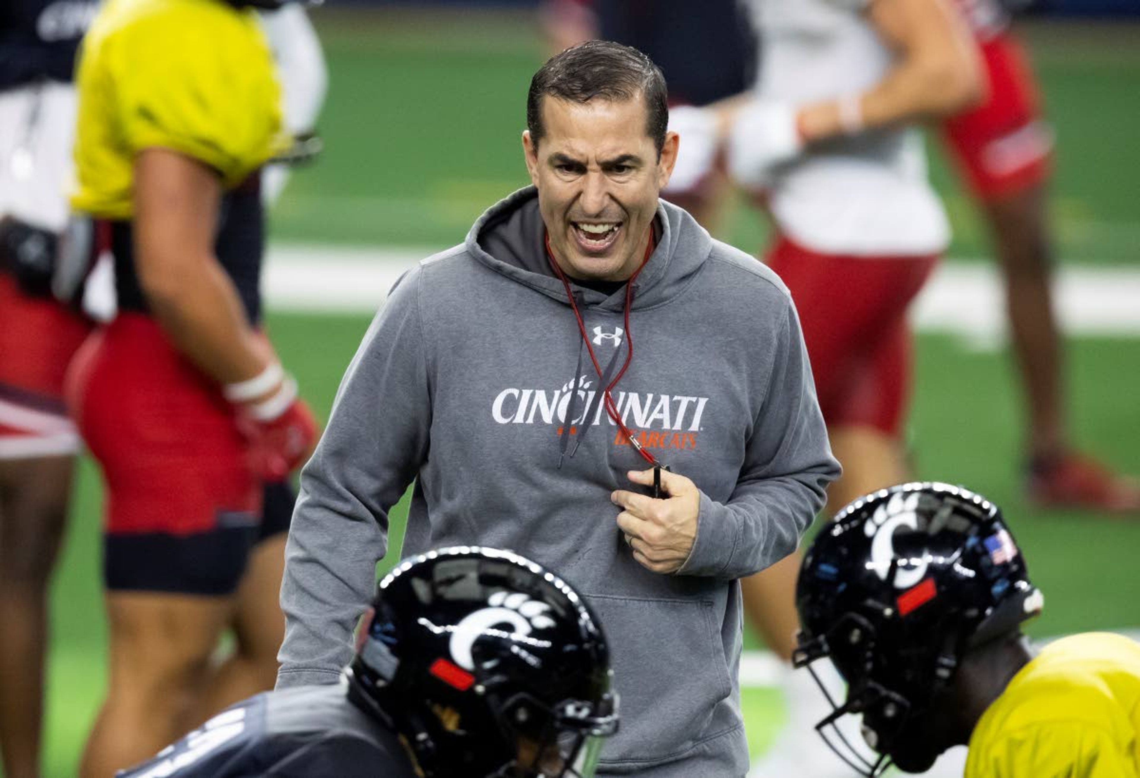 NonPower Five Cincinnati faces powerhouse Tide