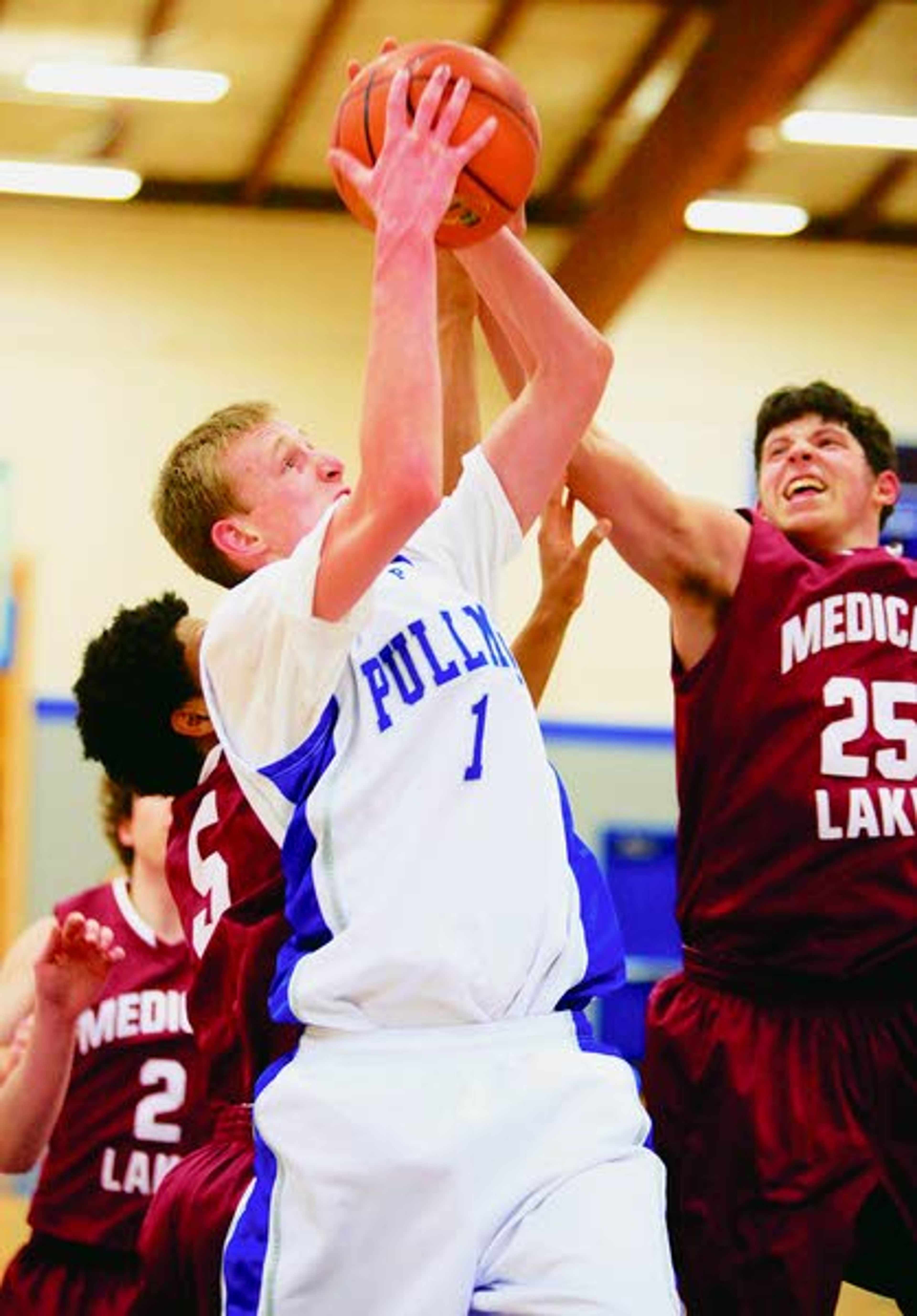 Pullman advances to state