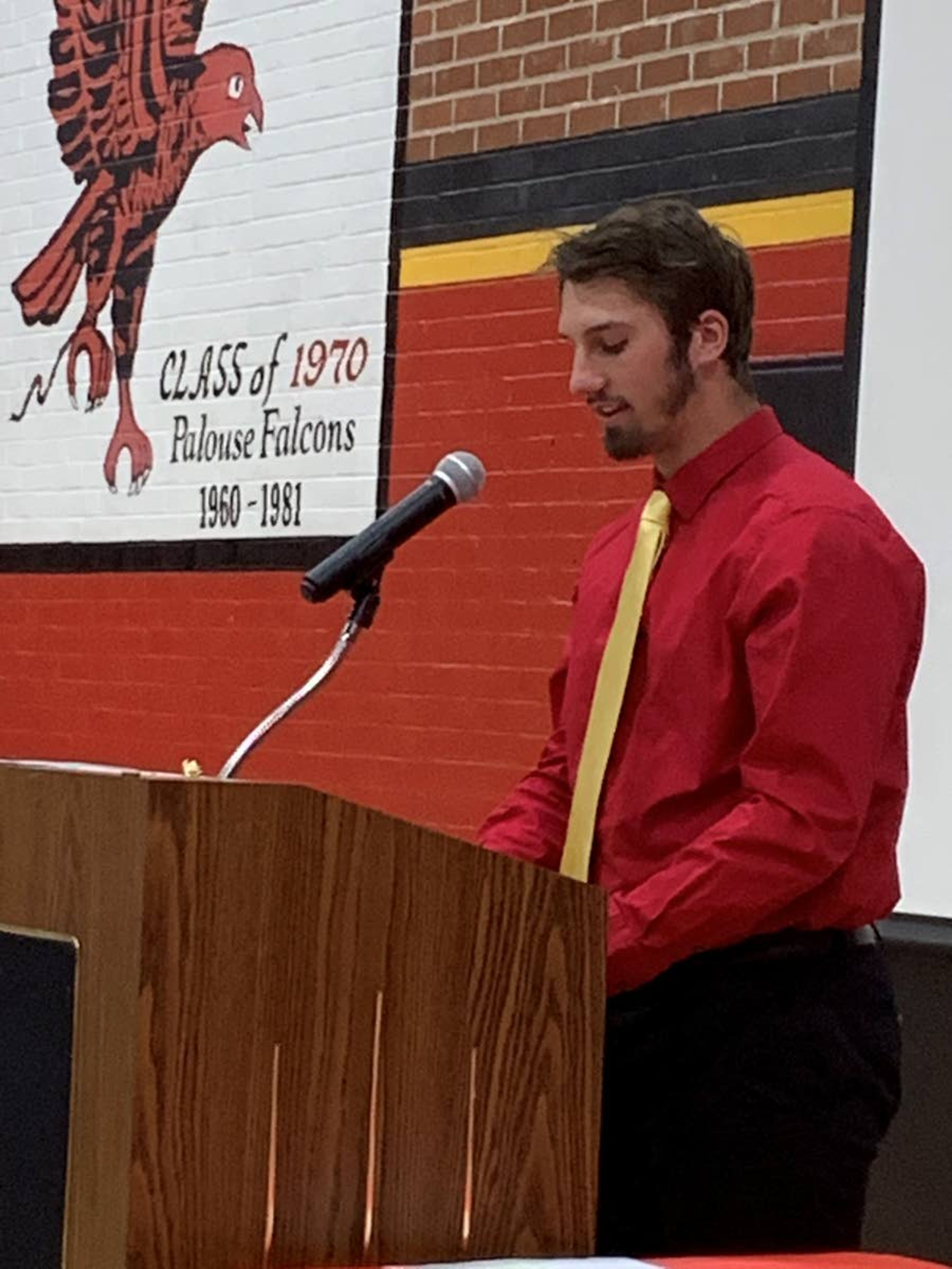 Tanner Anderson introduces sophomores at the Garfield-Palouse High School’s National Honor Society dessert.