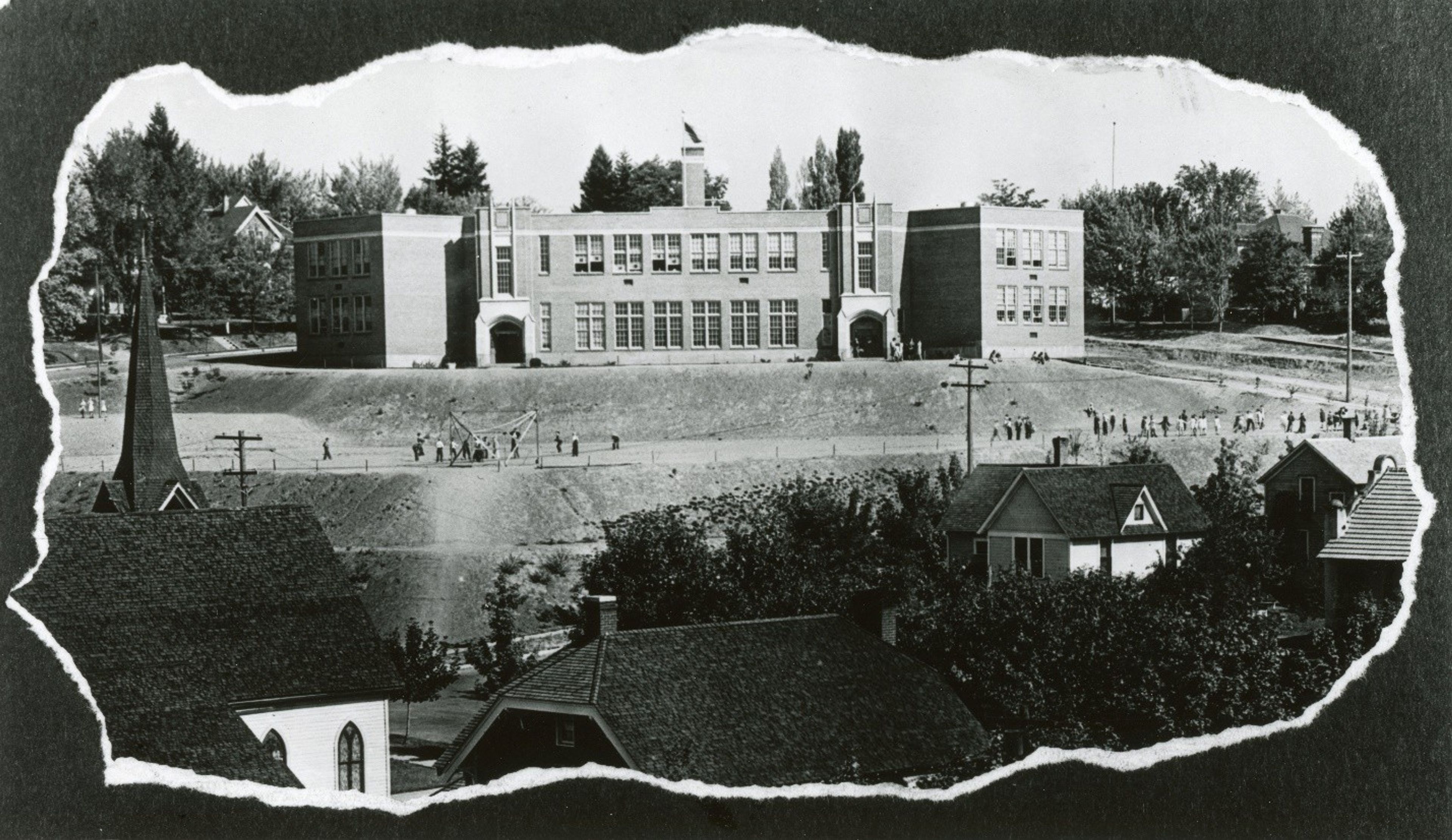 The 1928 Russell School before its 1946 addition.