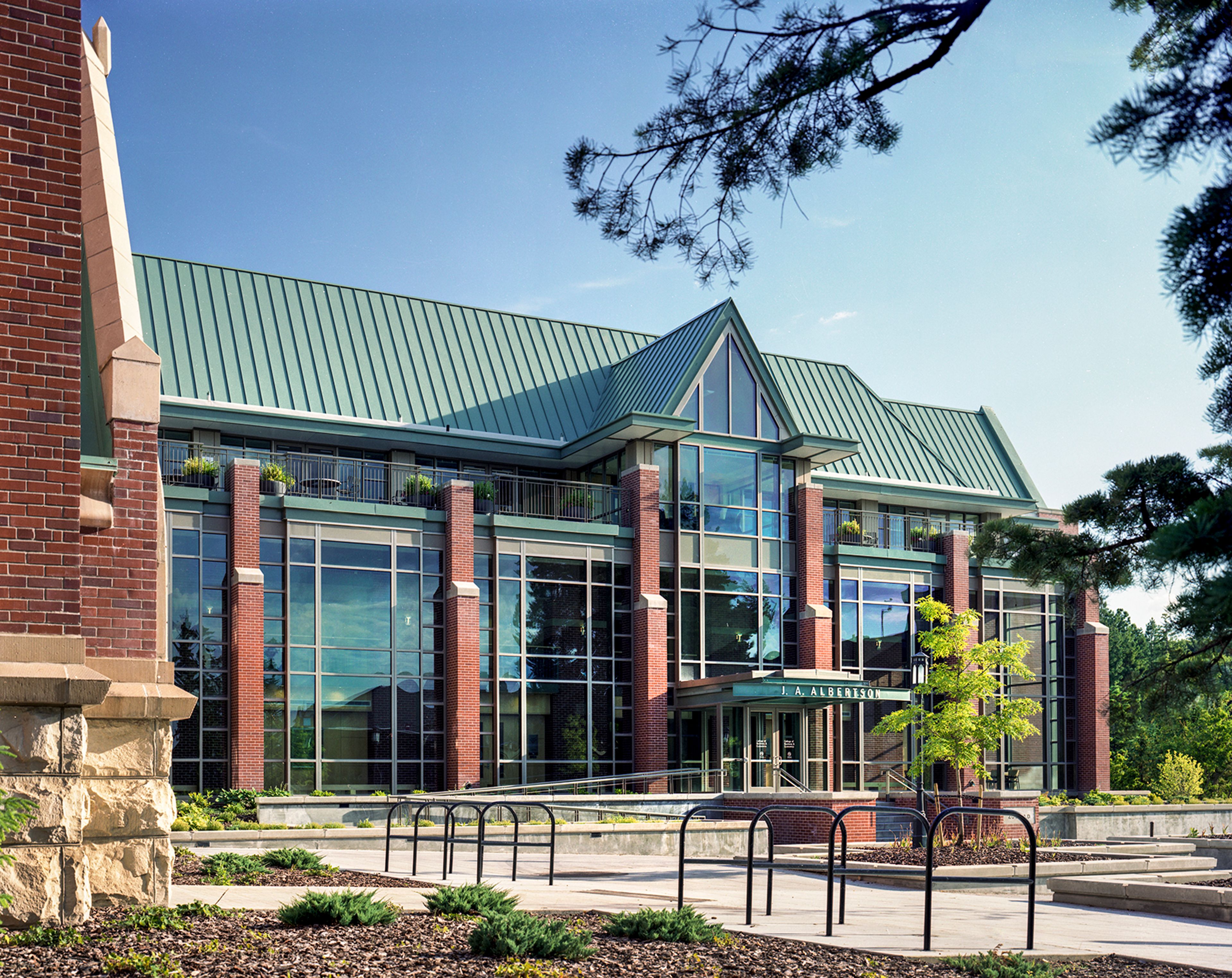 The University of Idaho College of Business & Economics - Albertson Building.