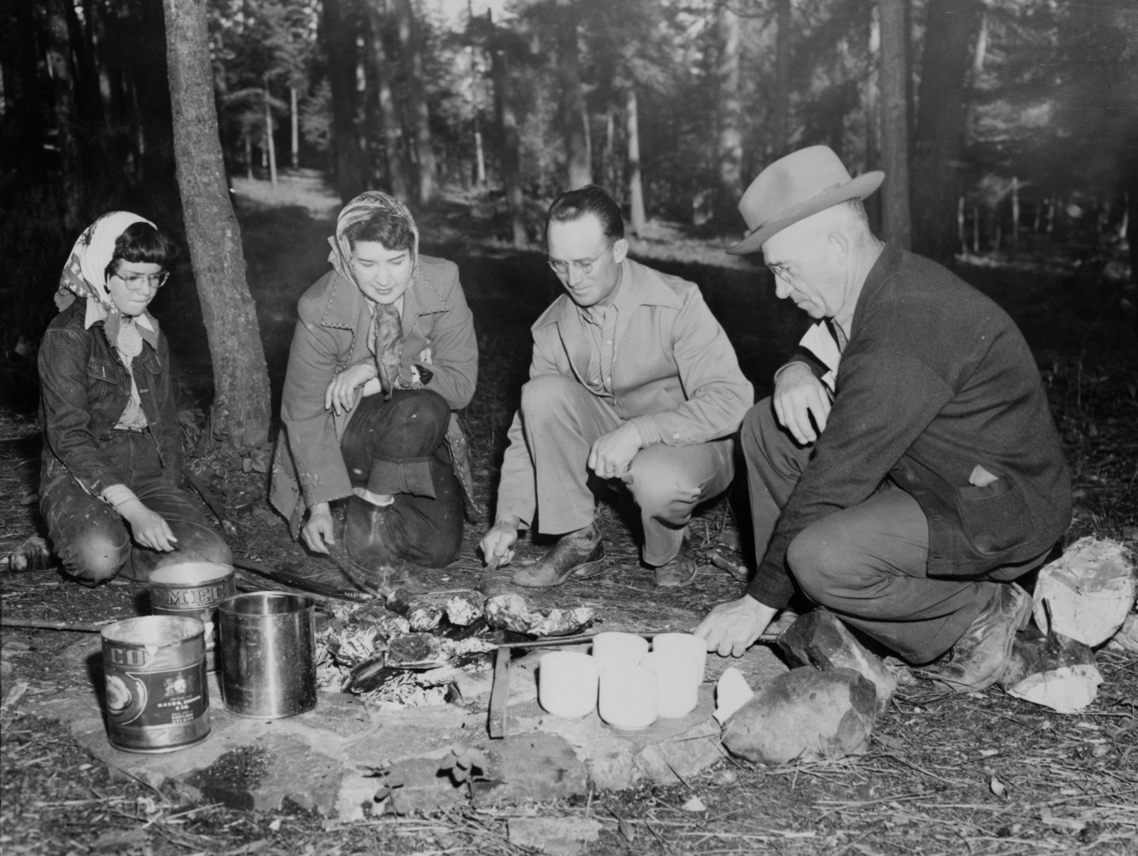 Undated photo of Jane Gable, her mother, Mrs. G.H. Gable, LaVern Keil, and Charles Scribner enjoying outdoor activities at a Chatcolab.