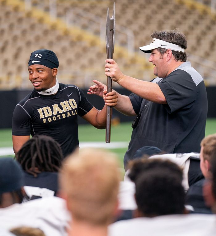 Red Sox hit 3 HRs to power past Mariners