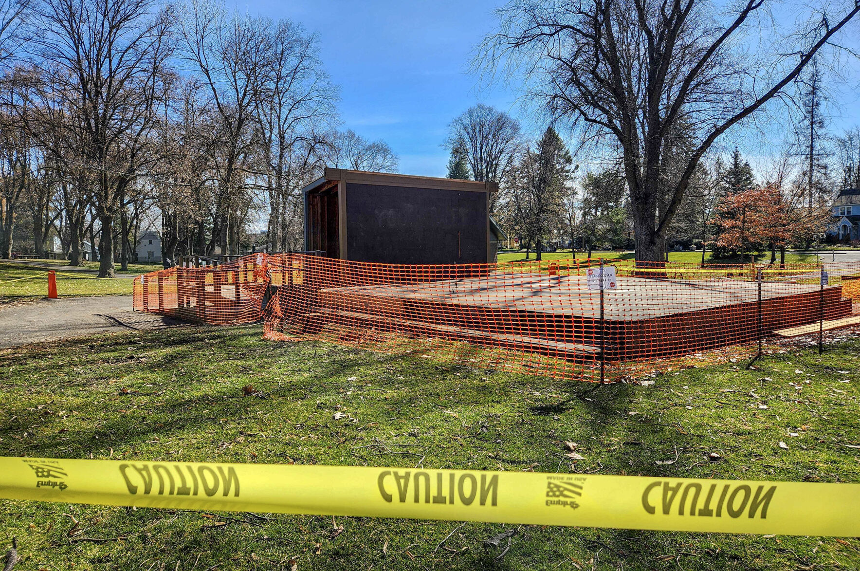 Moscow's East City Park stage a partial loss