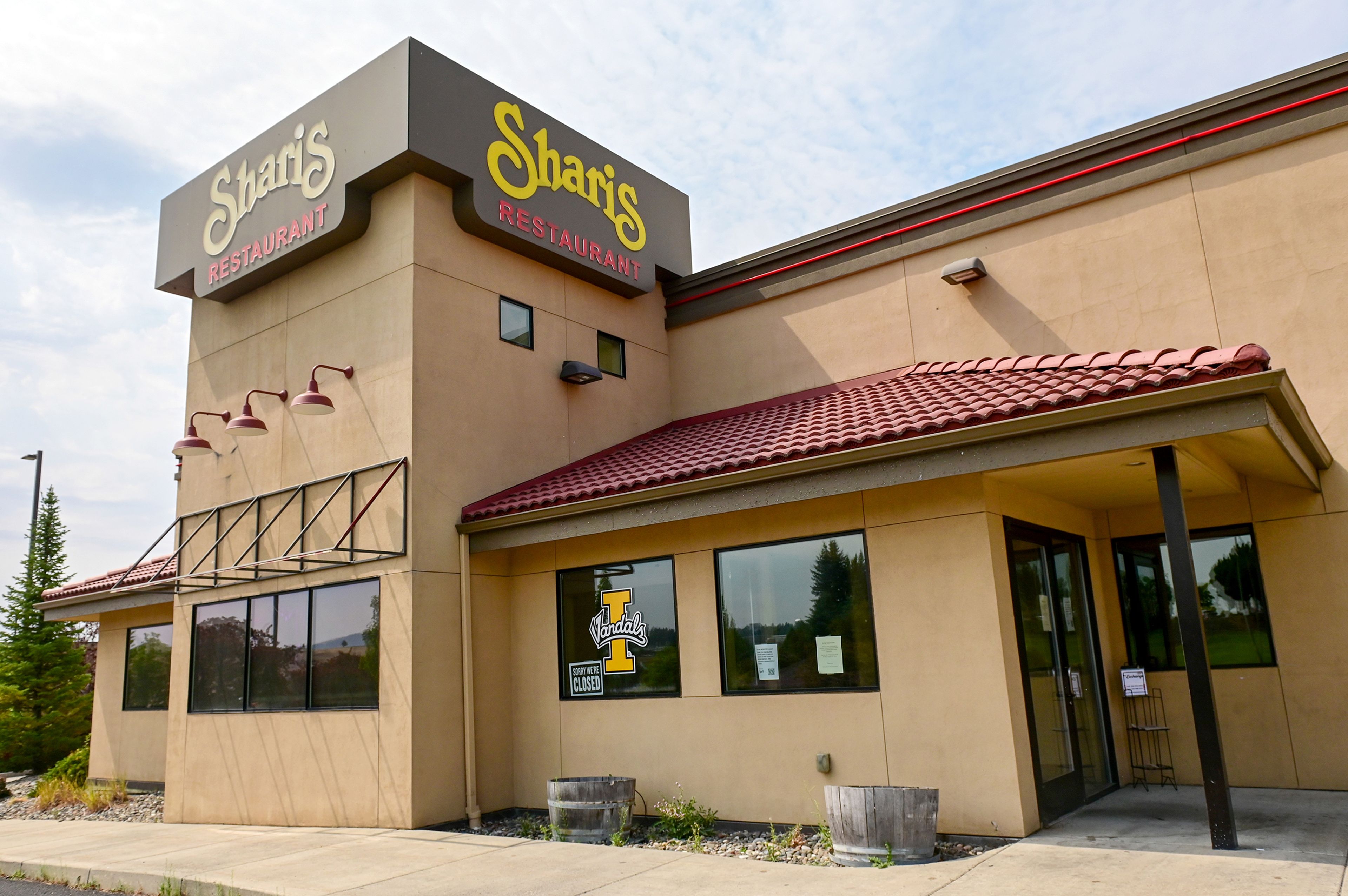 Shari's Cafe and Pies sits closed on Thursday after its last day of business Aug. 12 in Moscow.