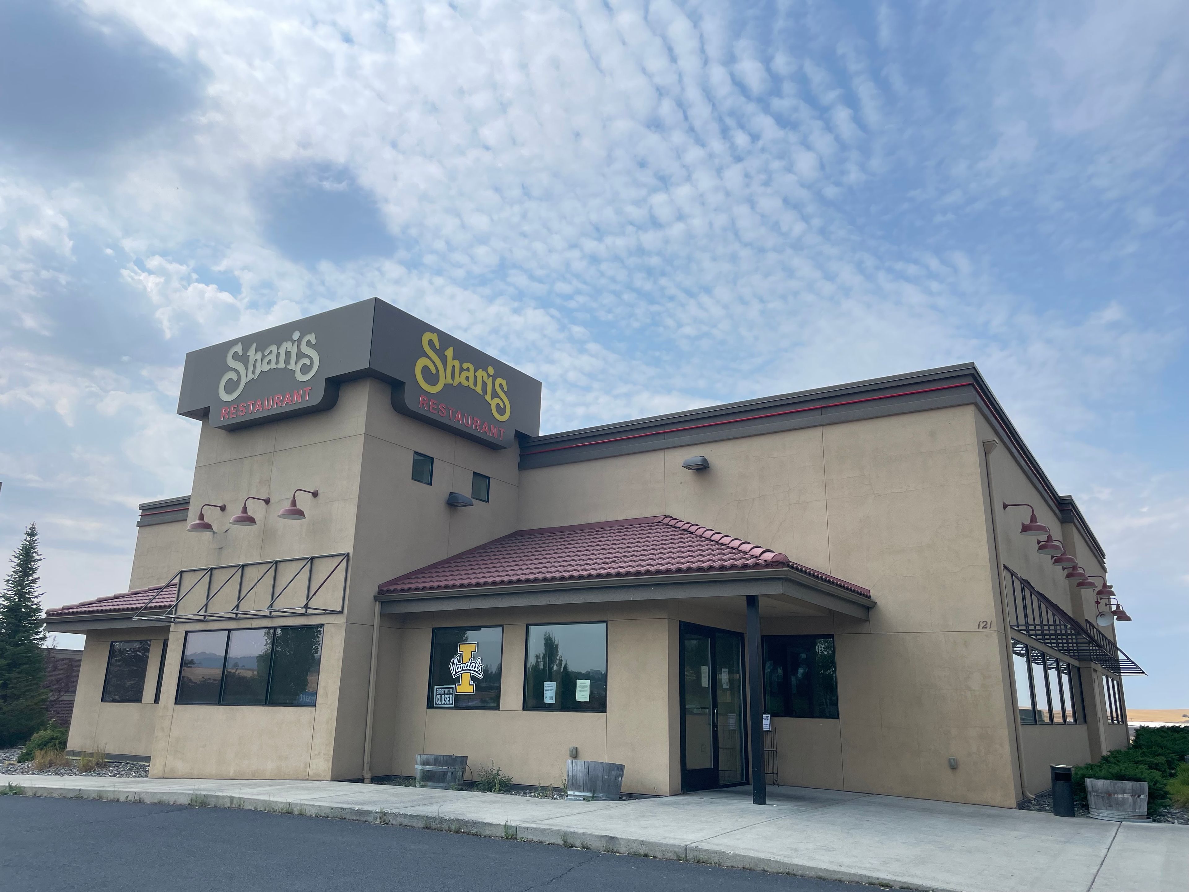 Shari's Cafe and Pies sits closed on Thursday after its last day of business Aug. 12 in Moscow.