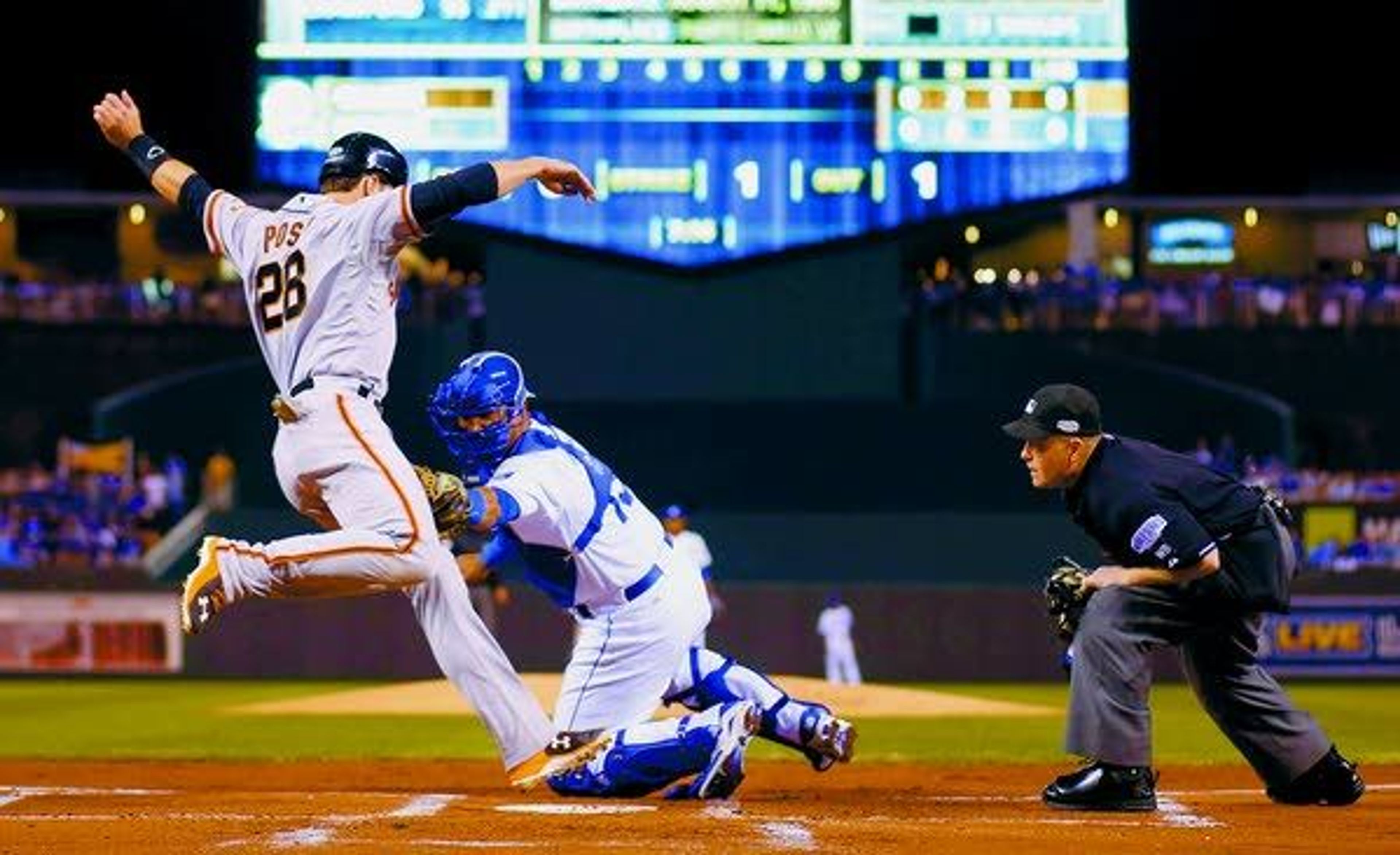 Giants stop Royals 71 in opener