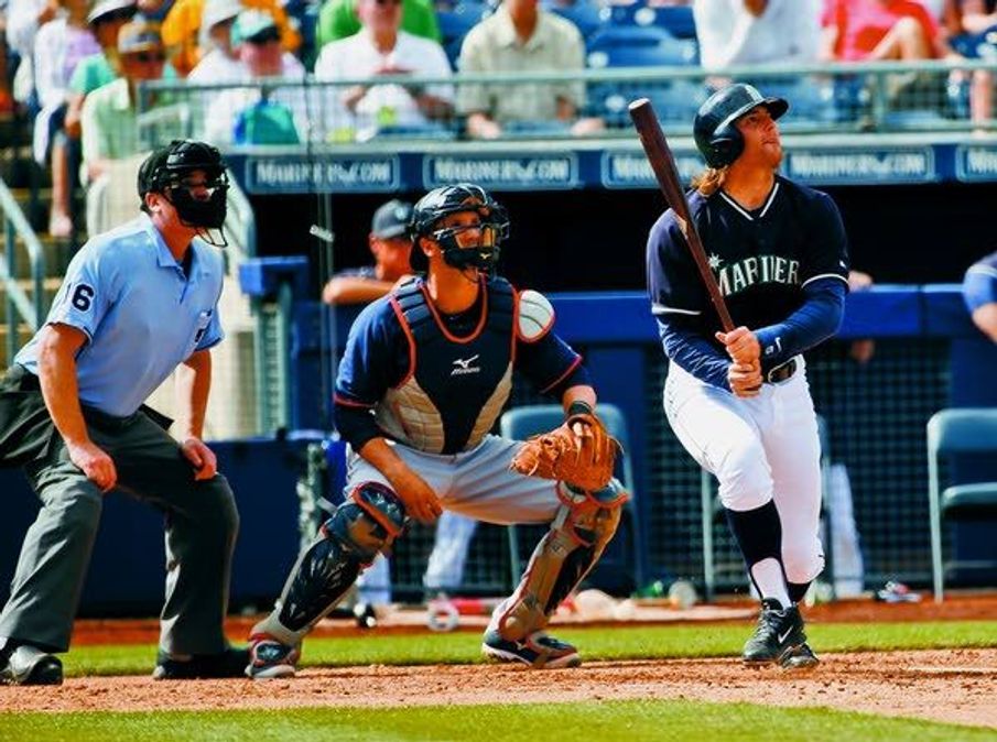 Miller homers twice as Mariners beat Indians