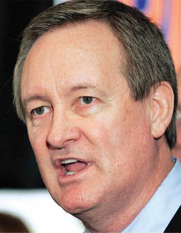 Veterans explain medical care concerns to Sen. Crapo