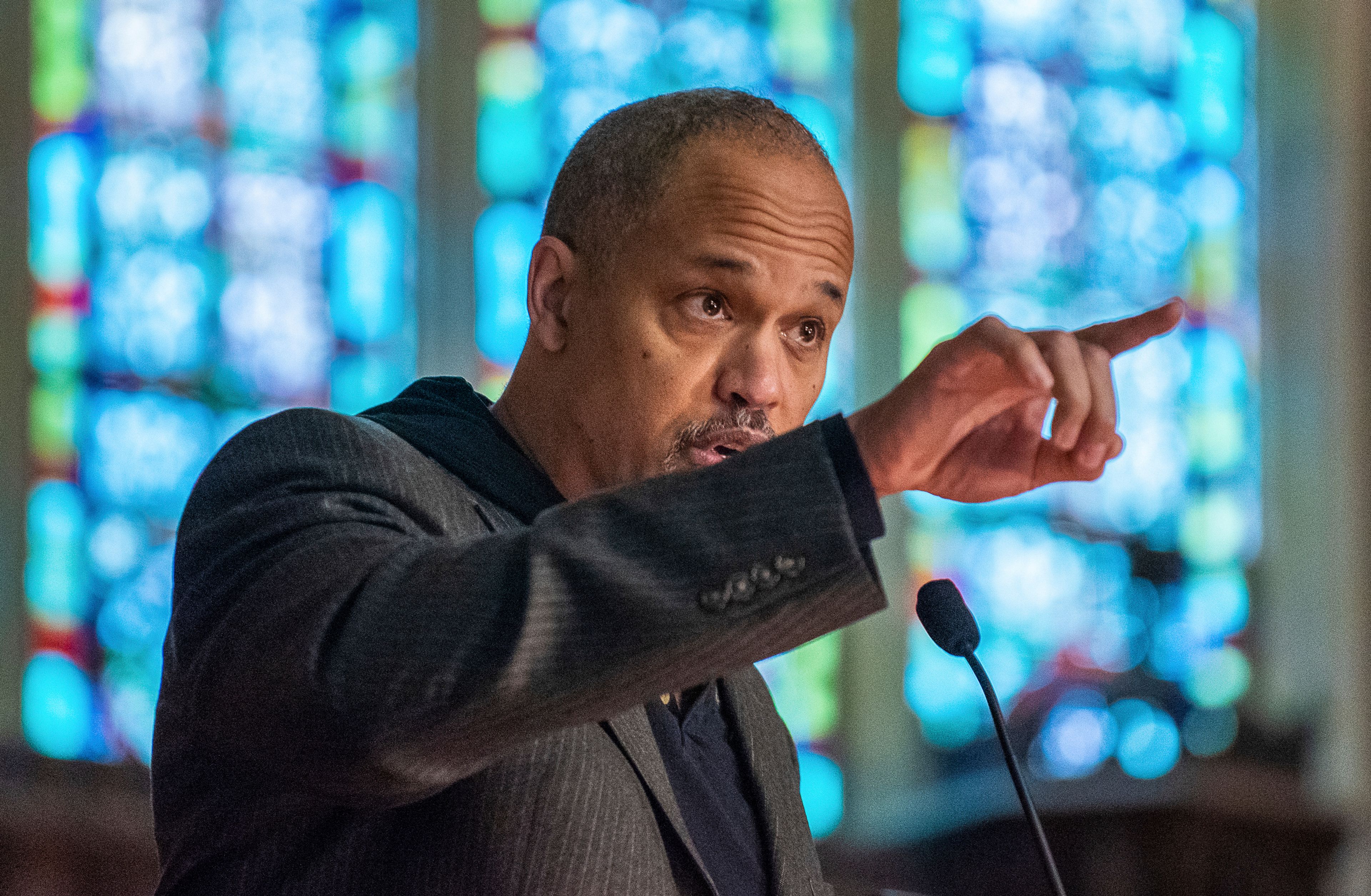 Actor and playwright Keith Hamilton Cobb delivers the keynote speech Monday morning, Jan. 16, 2023, at Peter J. Gomes Chapel on the campus of Bates College in Lewiston, Maine during one of several Rev. Dr. Martin Luther King Jr. events during the holiday weekend. (Russ Dillingham/Sun Journal via AP)