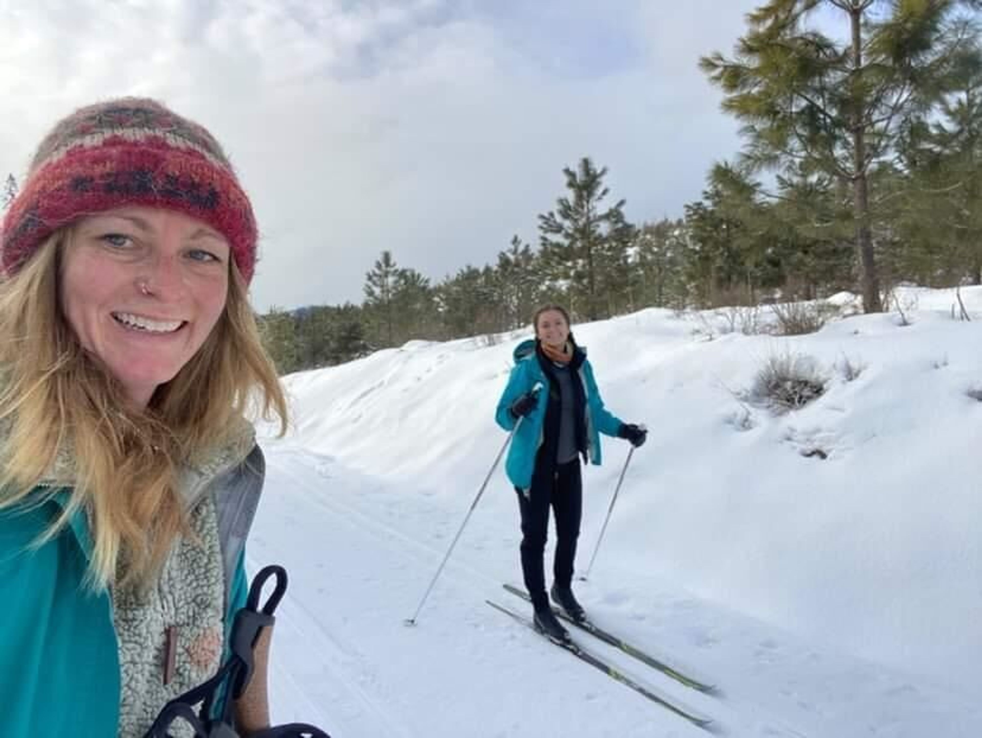 College of Natural Resources Fish and Wildlife Sciences graduate students Kim Sawyer and Shelby McCahon skiing at Flat Creek last weekend.