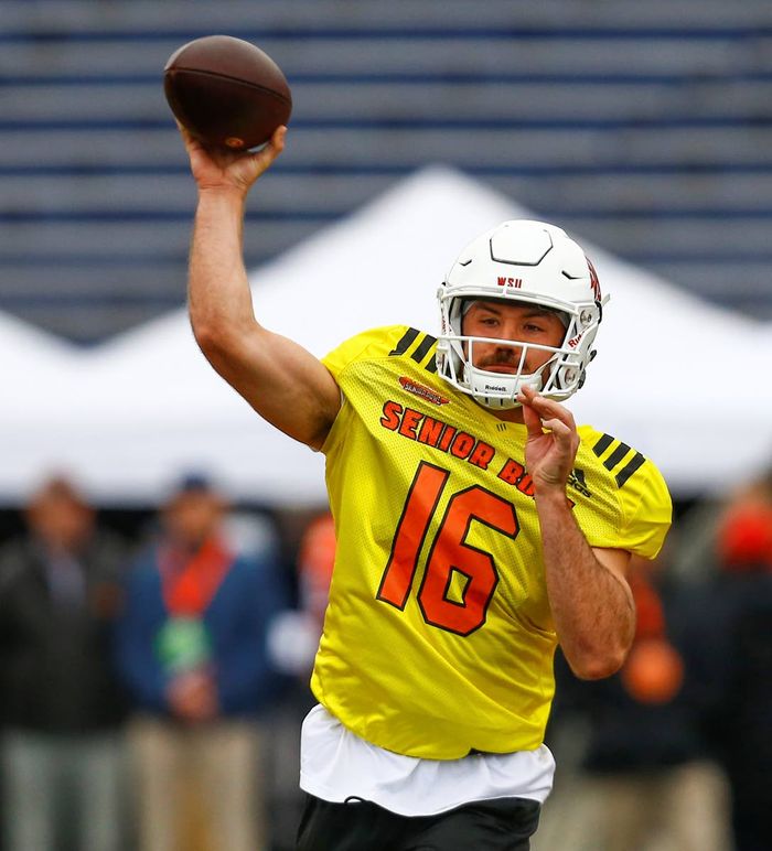 Cougs’ Minshew brings a big arm (and massive hands) to Senior Bowl