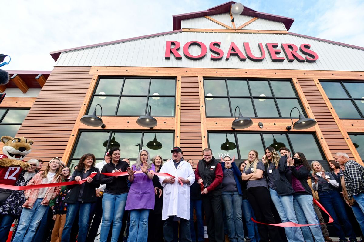 Cliff Rigsbee Rosauers gets a gala welcome in Pullman