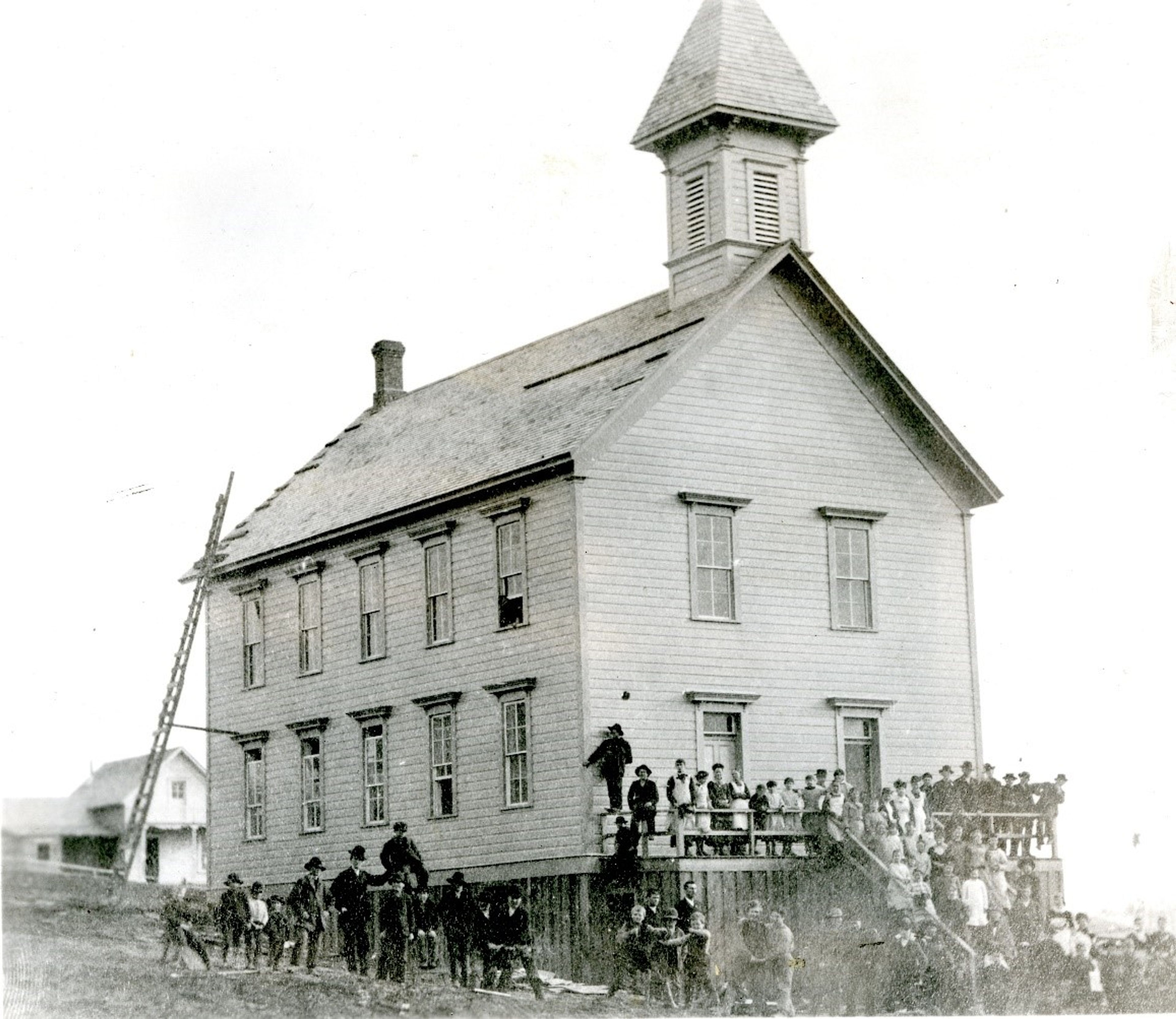 The original 1884 school building. LCHS Photo: 01-06-345. The 1889 addition to the Russell School. You can see the original building attached to the back of the structure. LCHS Photo 01-03-112. The Irving School, built in 1901. LCHS 01-06-370. The 1928 Russell School before its 1946 addition. LCHS Photo: 01-03-301.