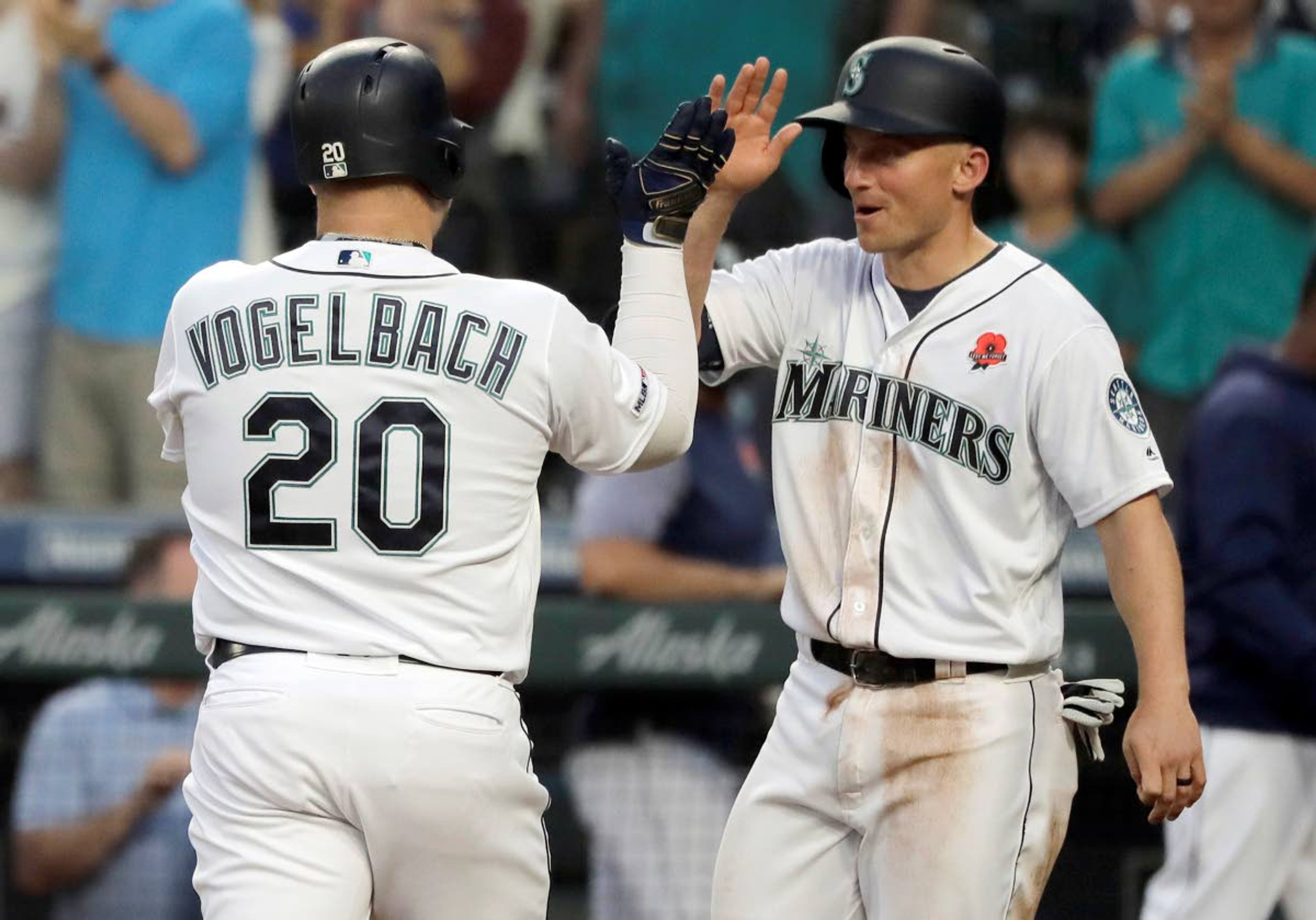 M’s beat Rangers to snap 6game skid