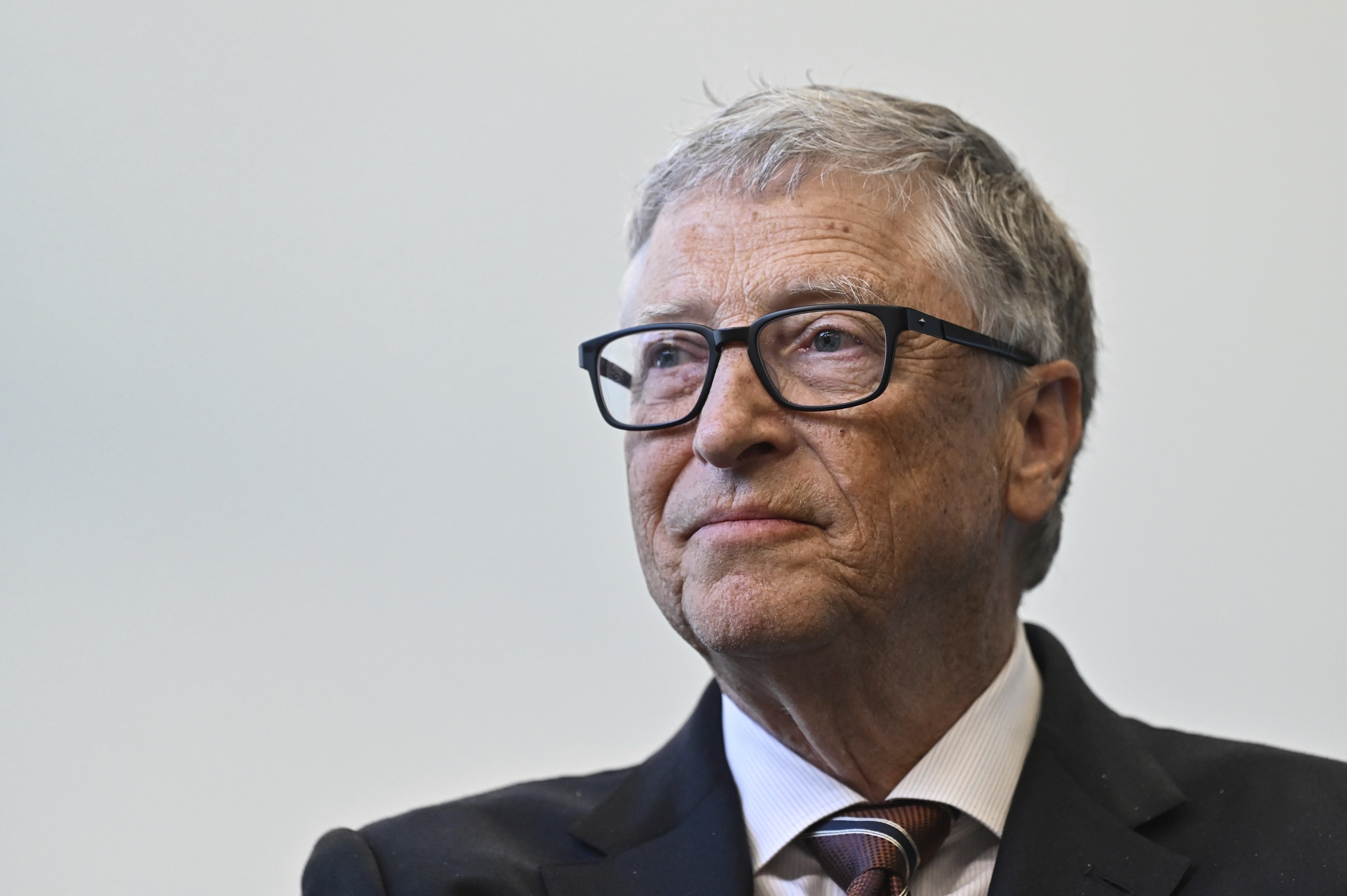 Bill Gates calls for more aid to go to Africa and for debt relief for