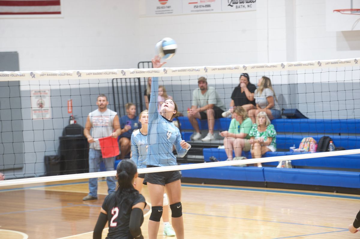 Raiders rally to beat UCA in three sets