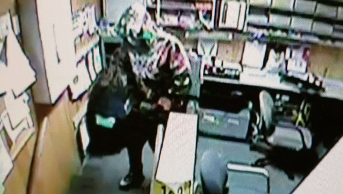 Washington police seek suspect in CVS armed robbery